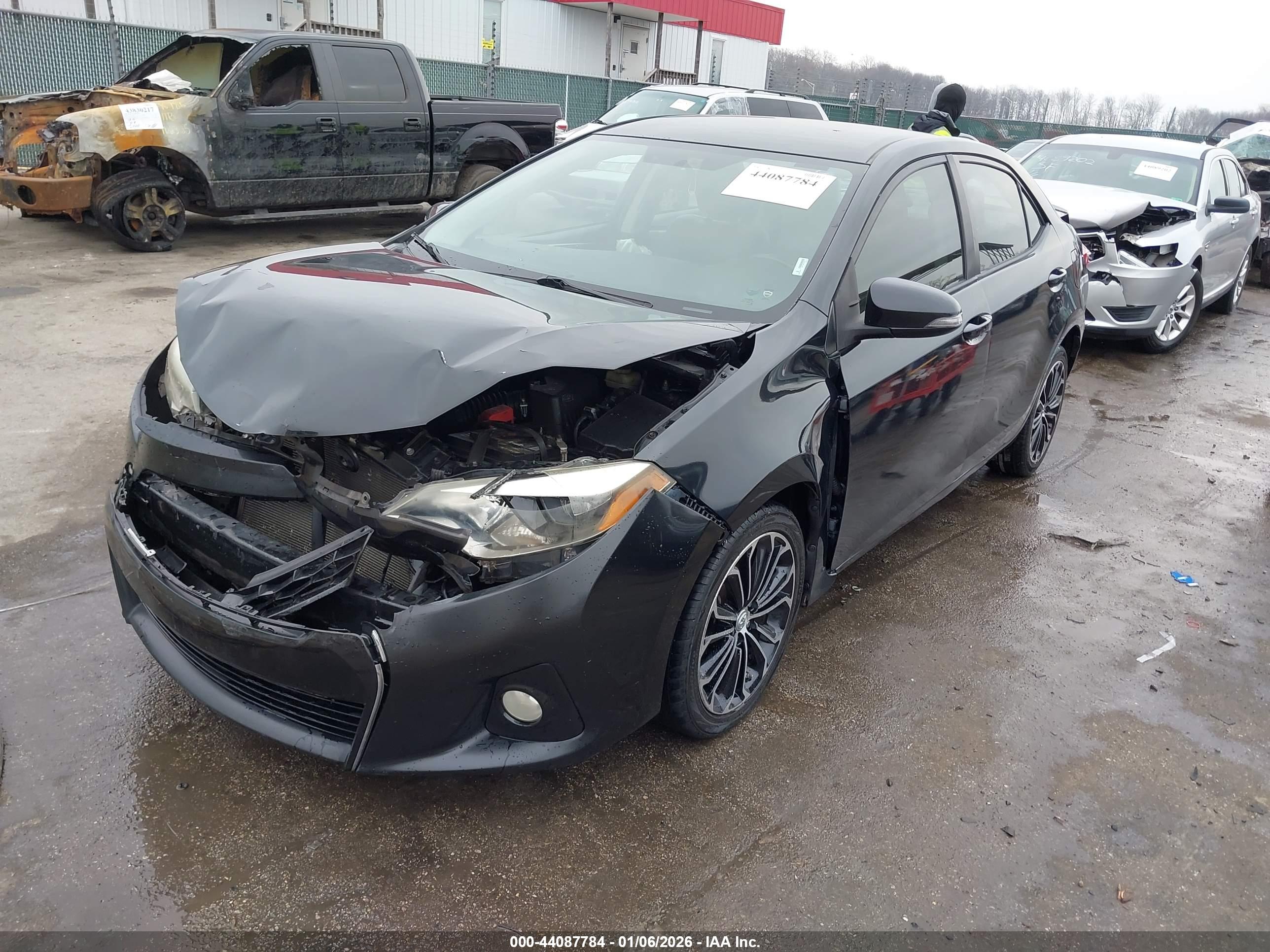 TOYOTA COROLLA image 2