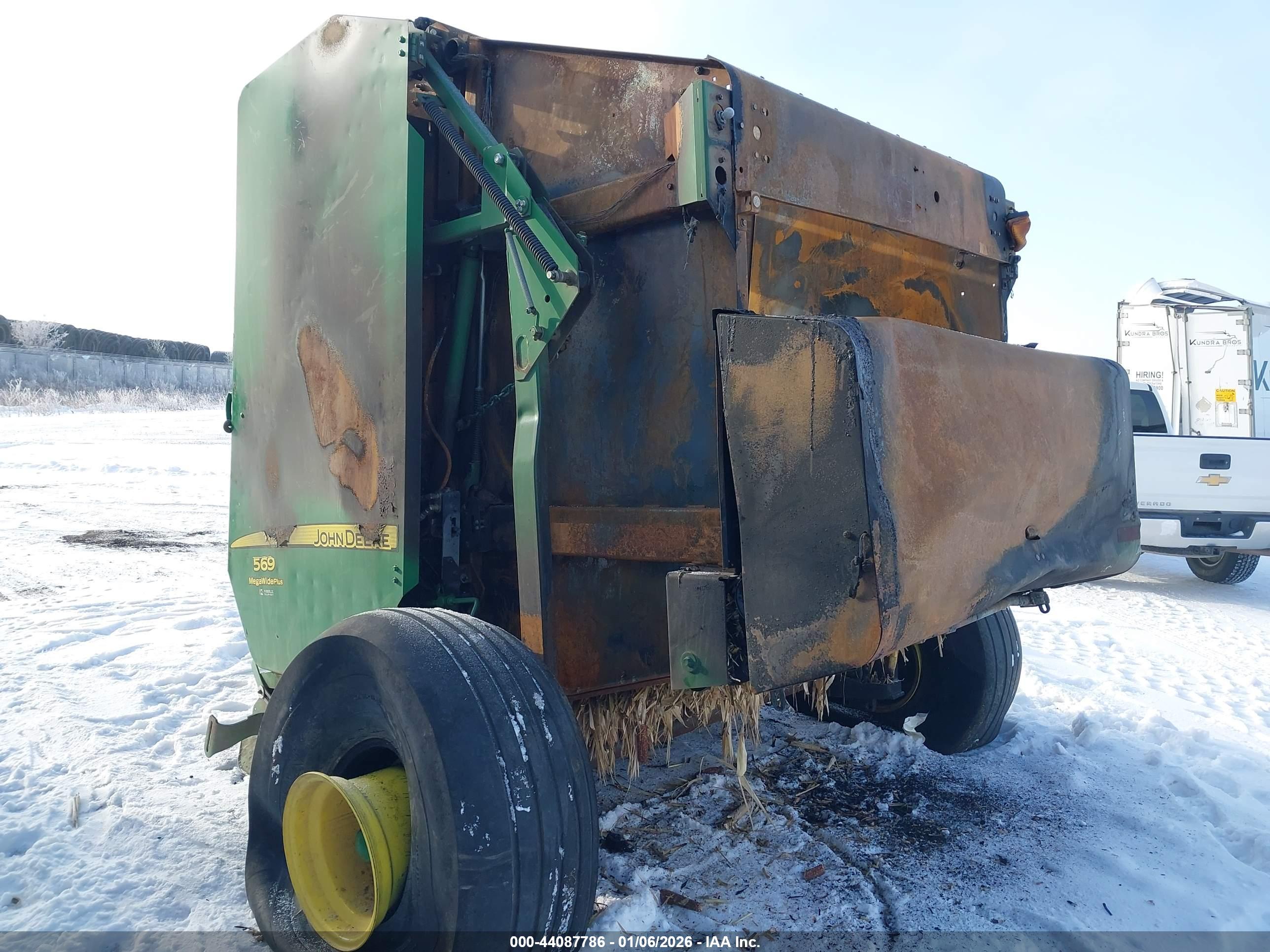 JOHN DEERE image 6