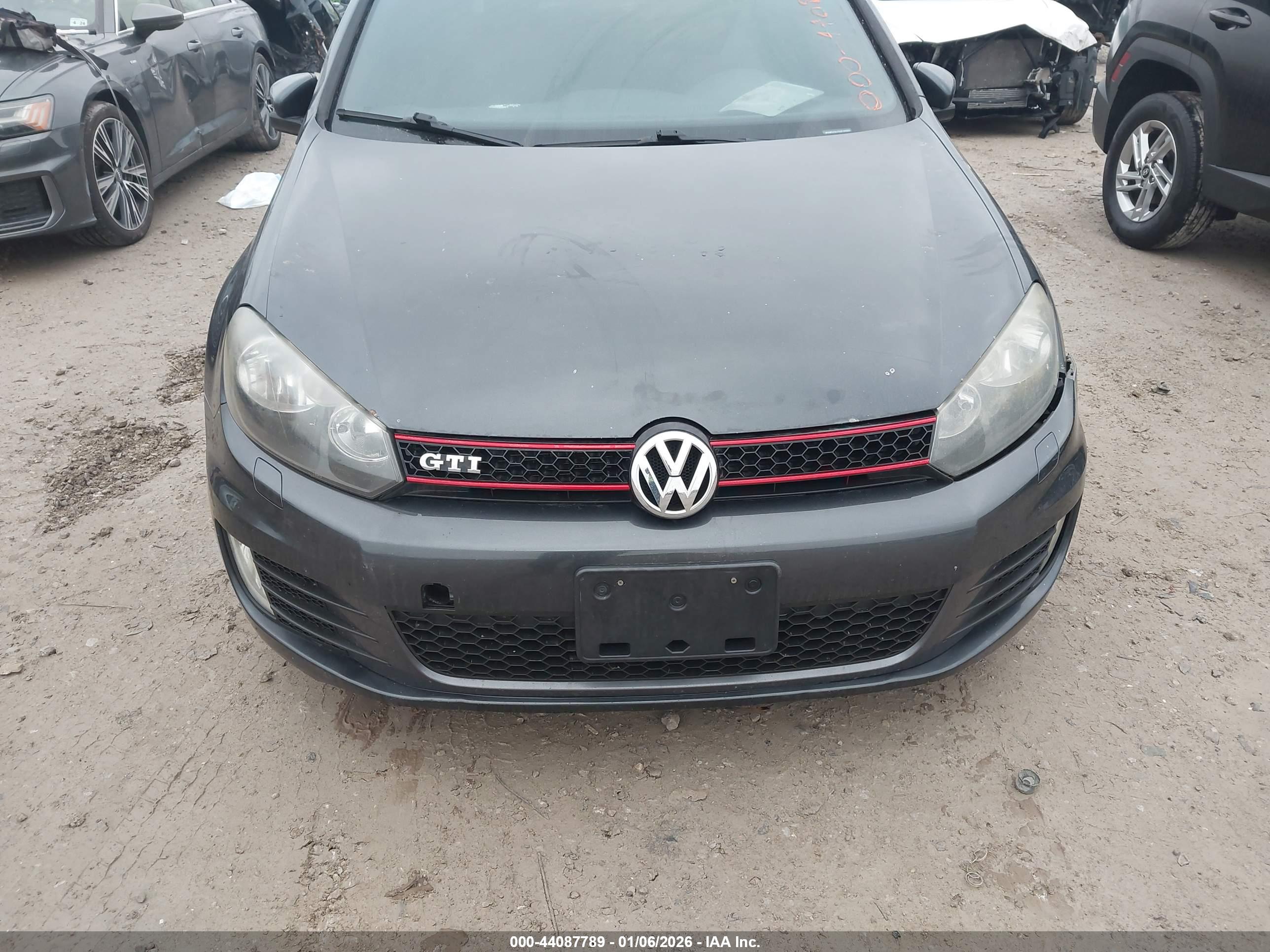 VOLKSWAGEN GTI image 6