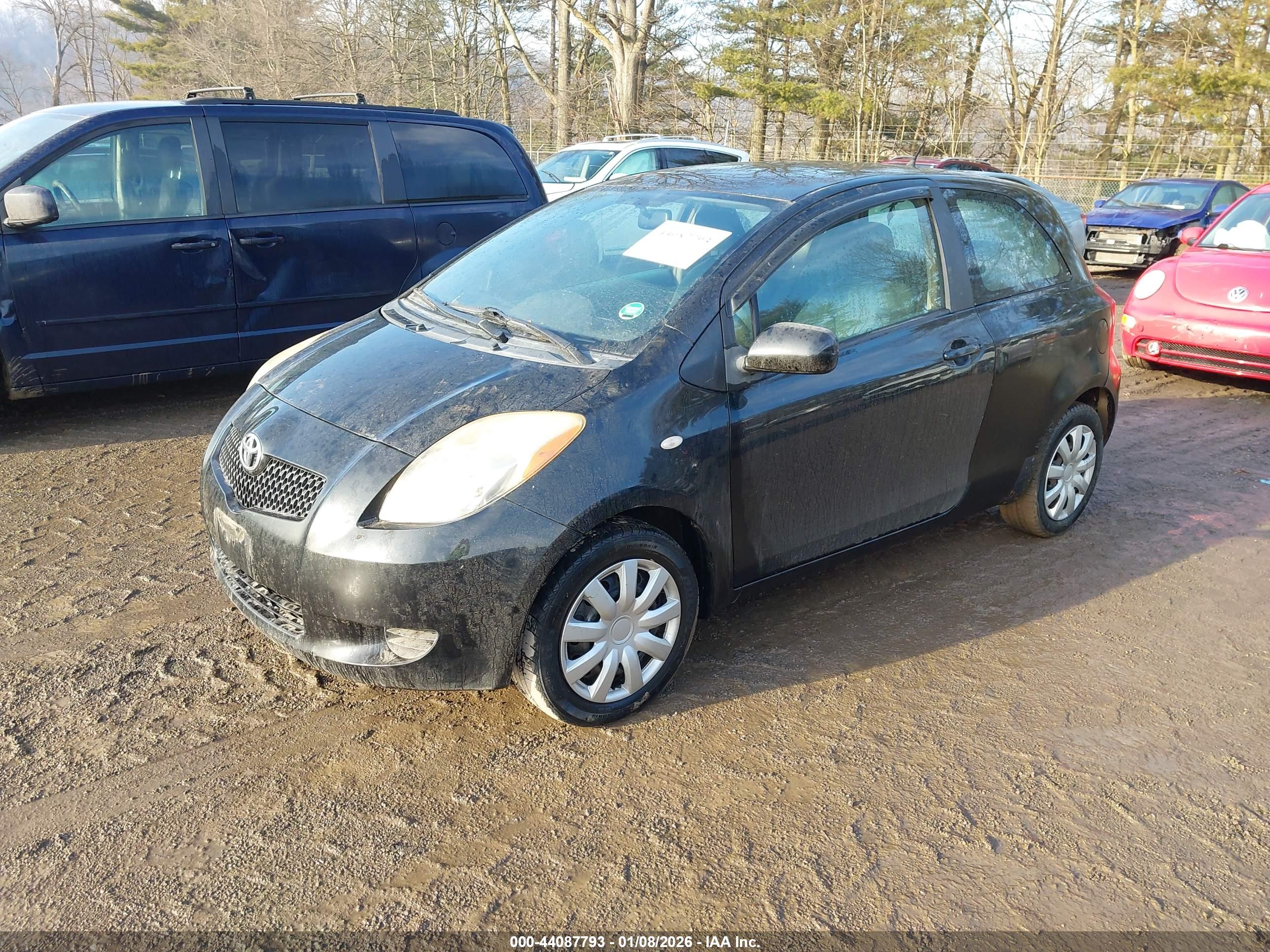 TOYOTA YARIS image 2