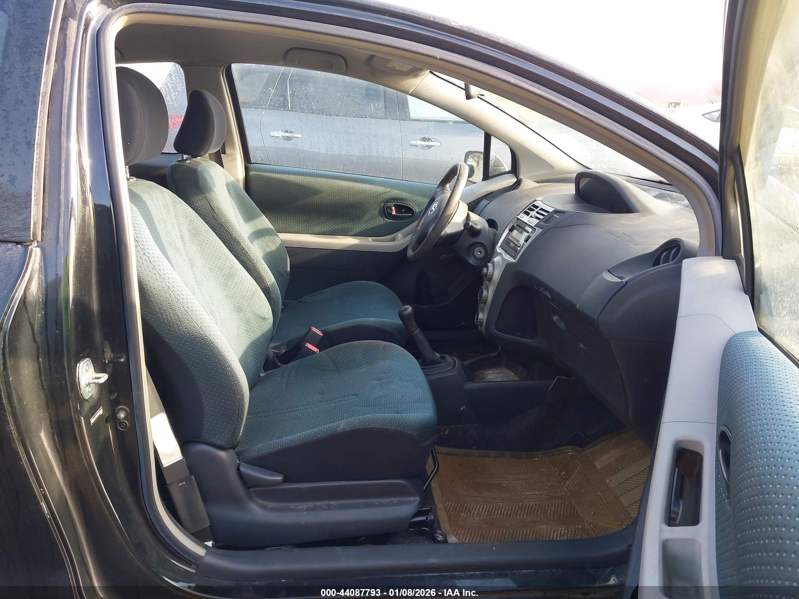 TOYOTA YARIS image 5