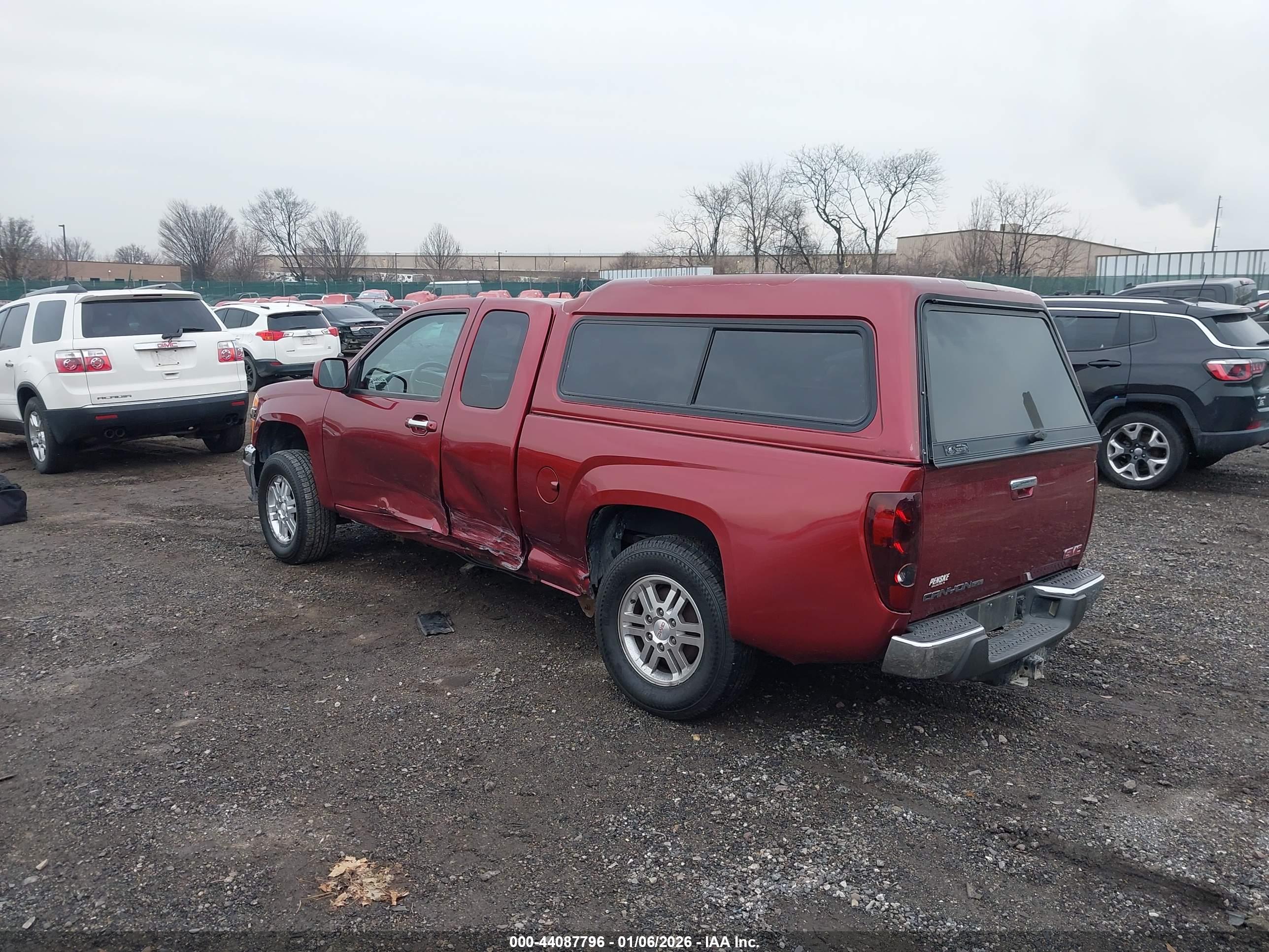 GMC CANYON image 3