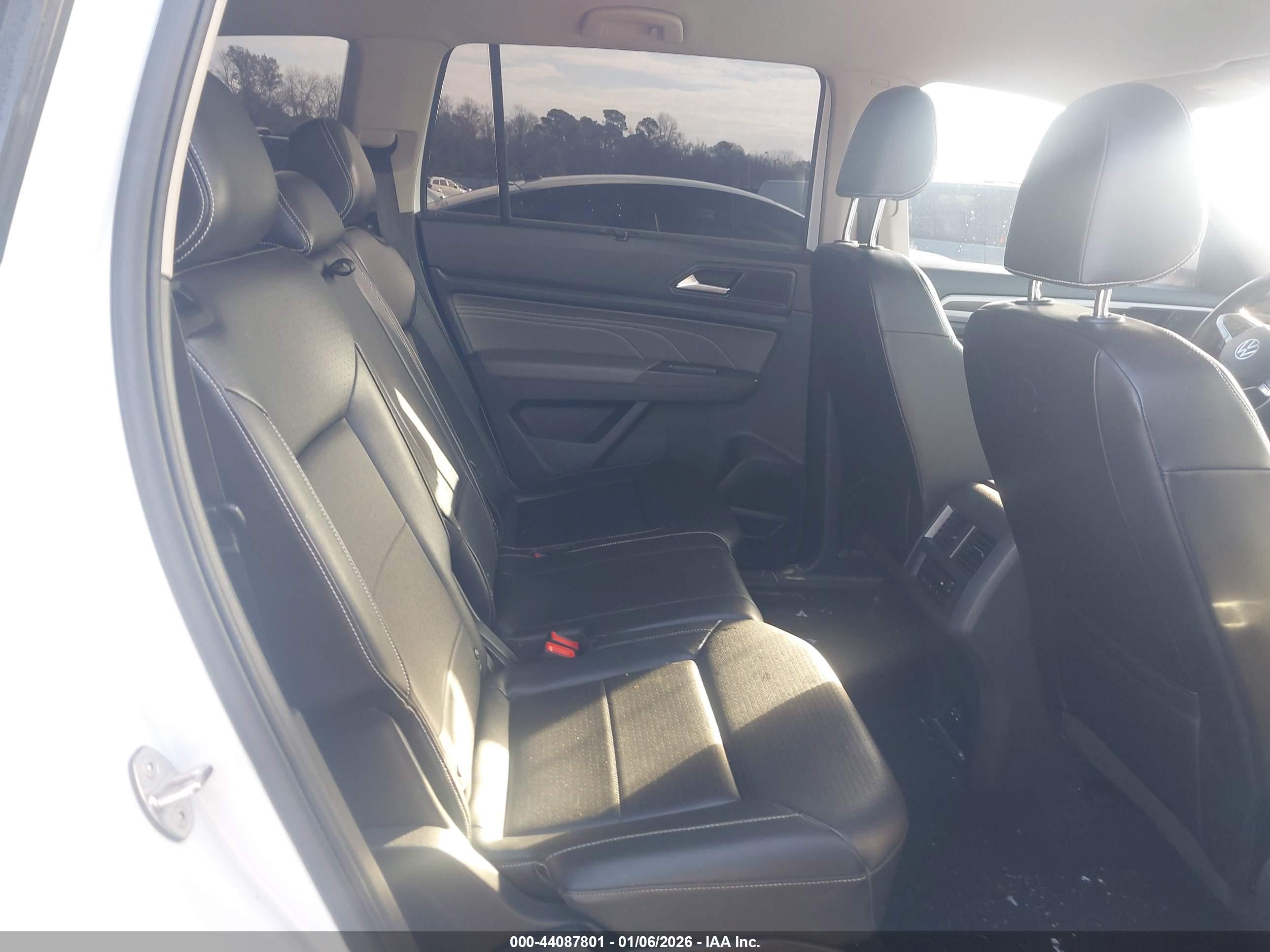 VOLKSWAGEN ATLAS image 8