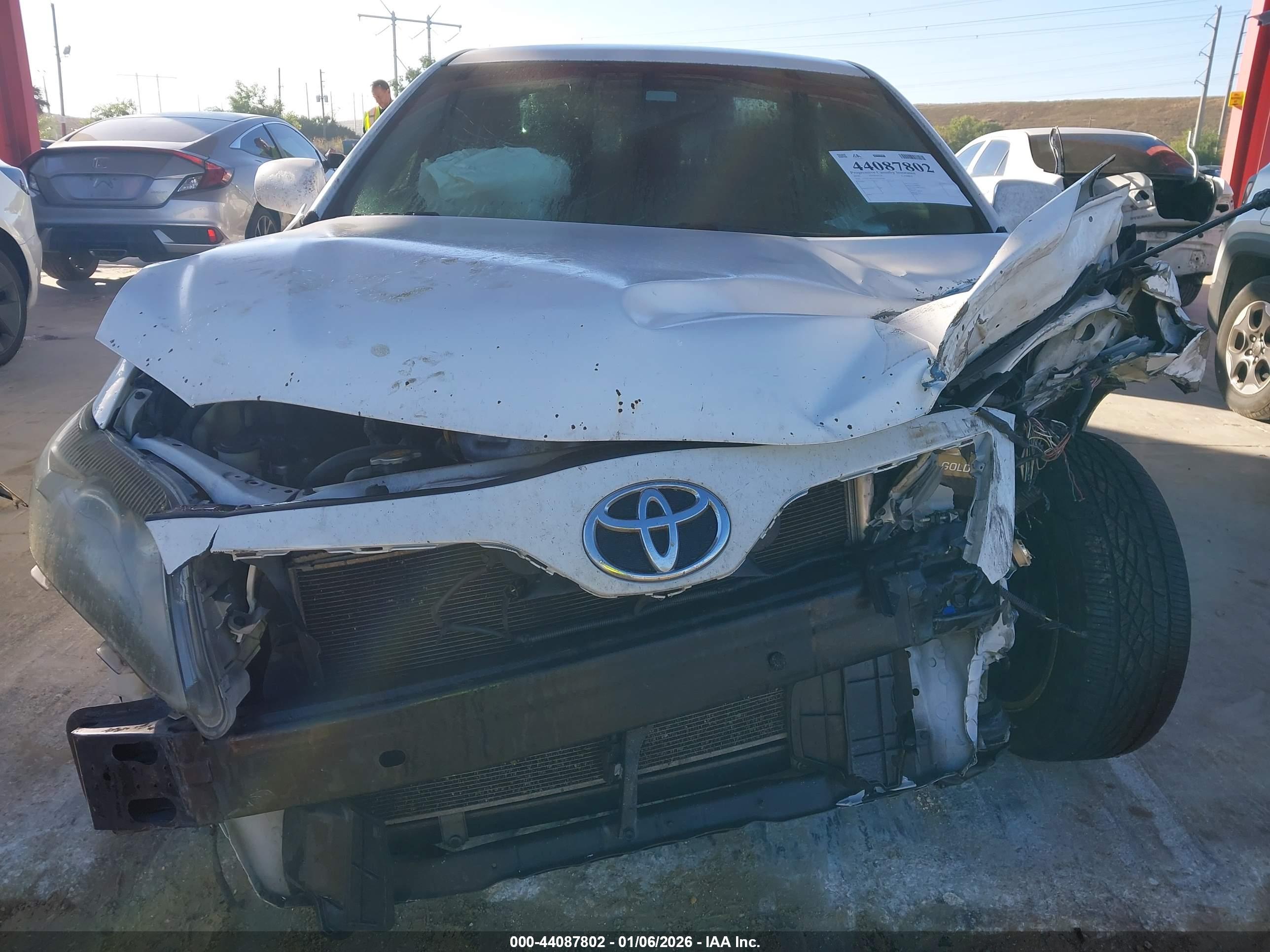 TOYOTA CAMRY image 6