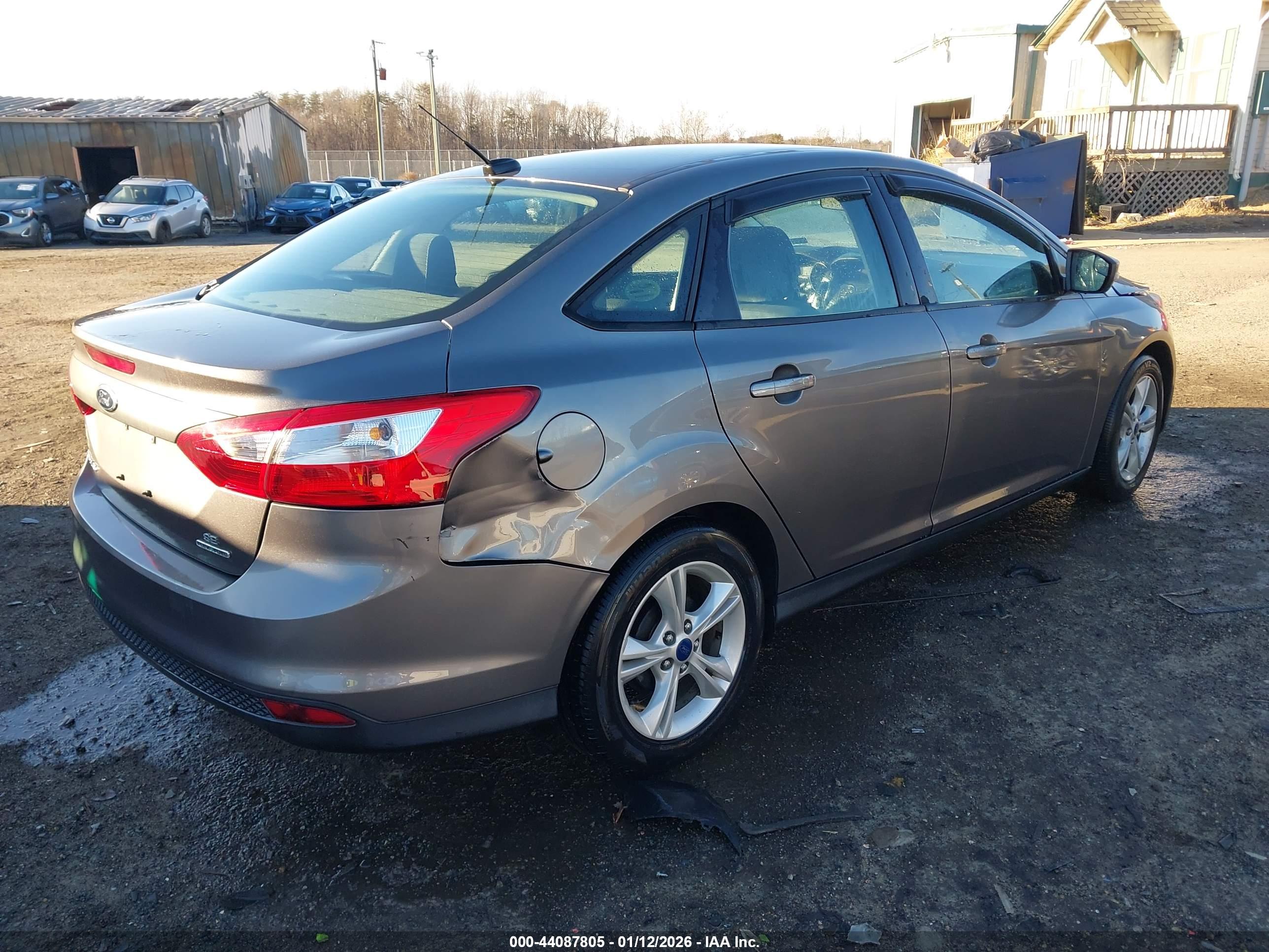 FORD FOCUS image 4