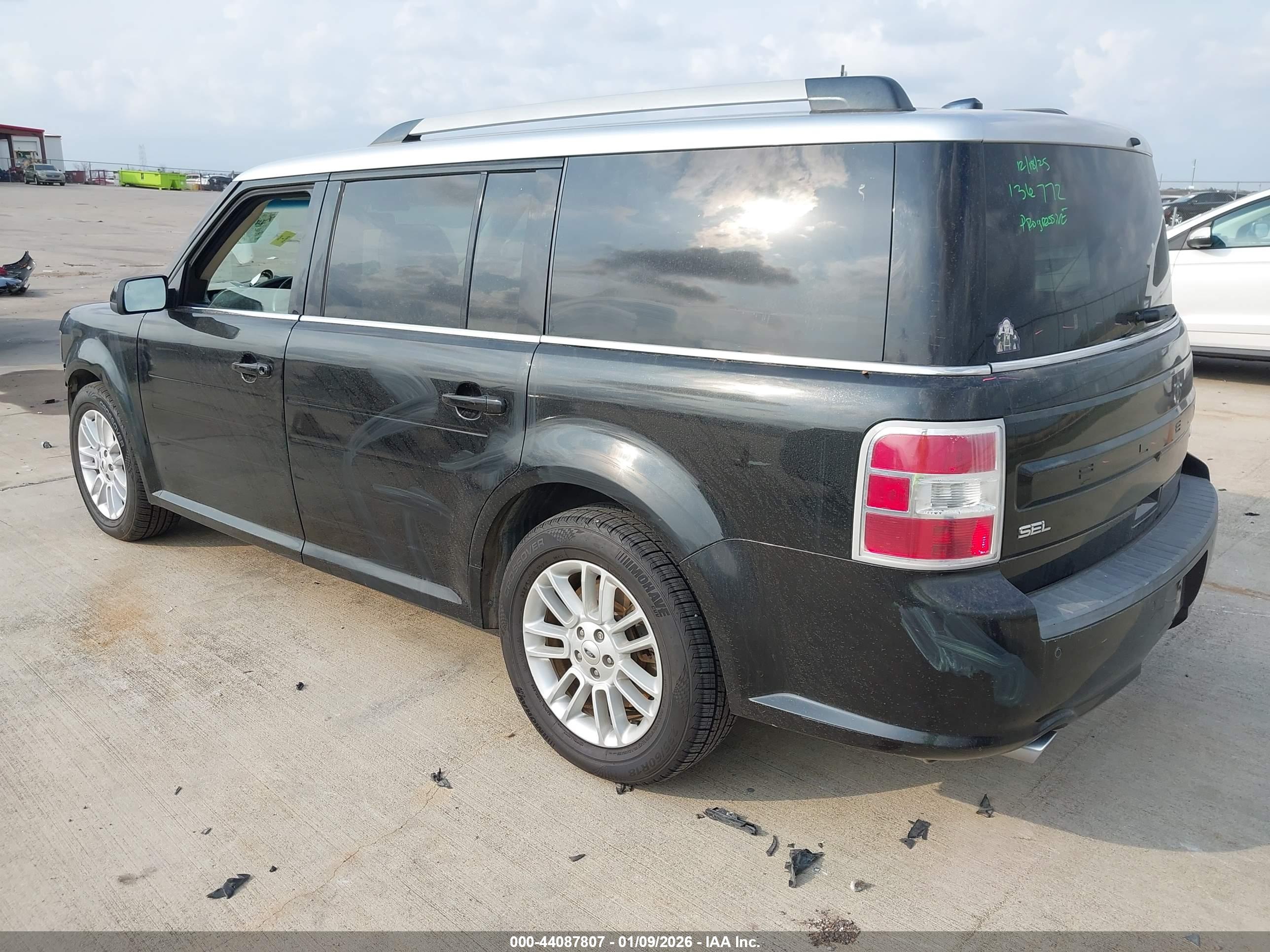 FORD FLEX image 3