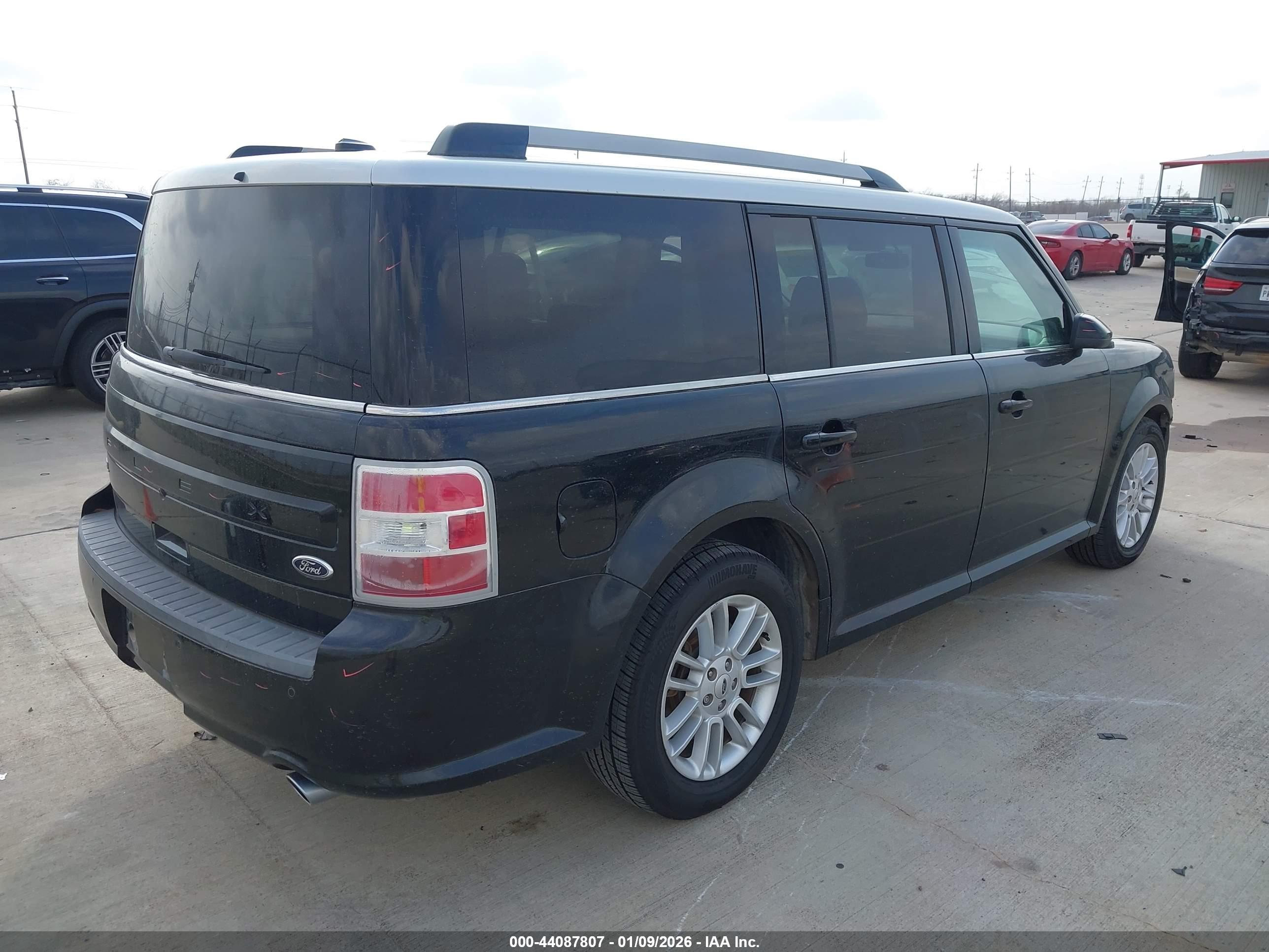 FORD FLEX image 4