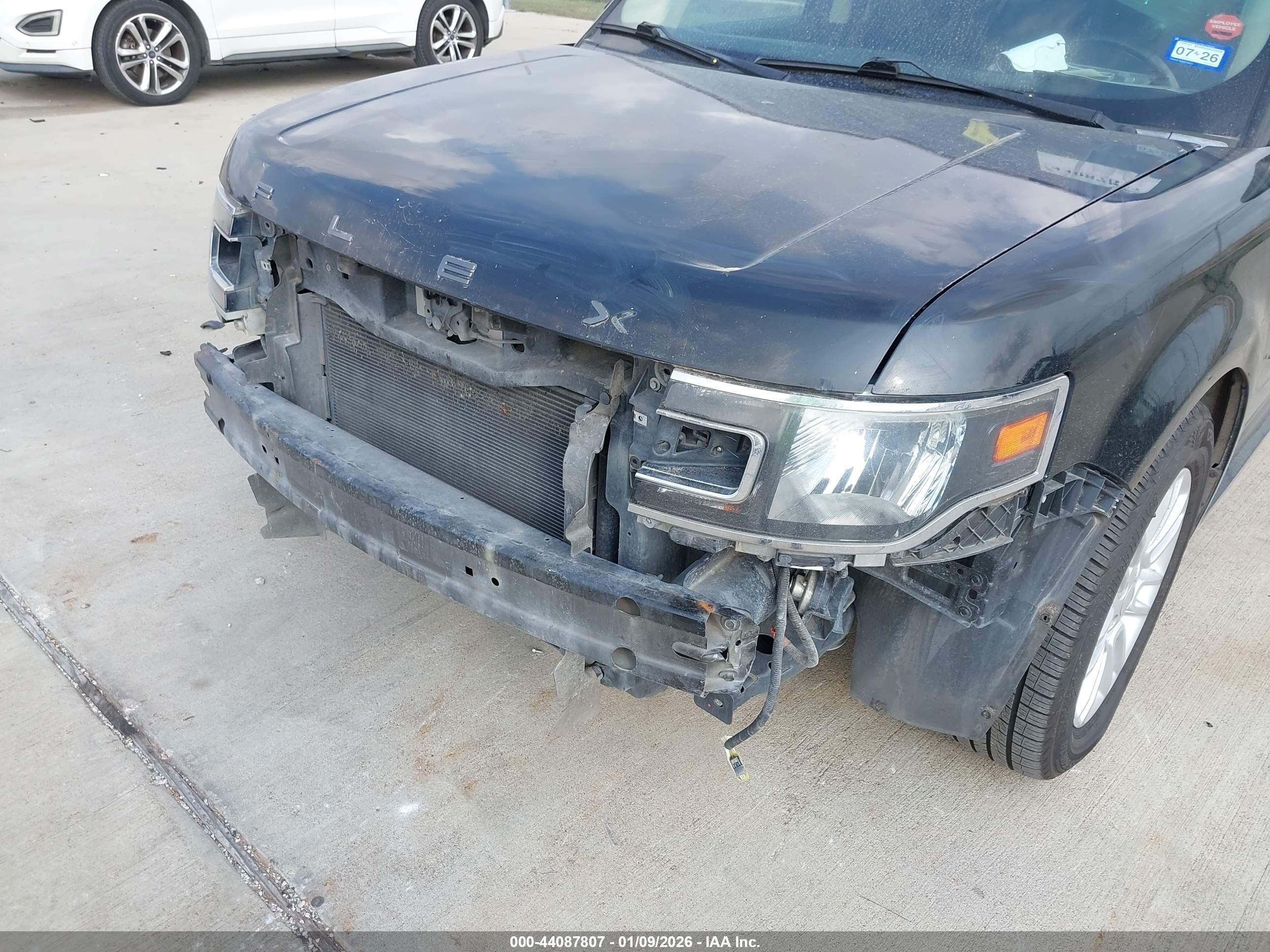 FORD FLEX image 6
