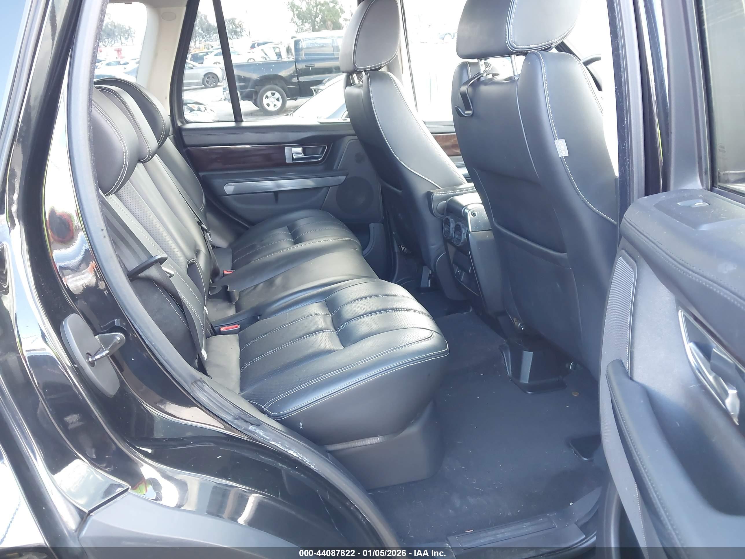 LAND ROVER image 8