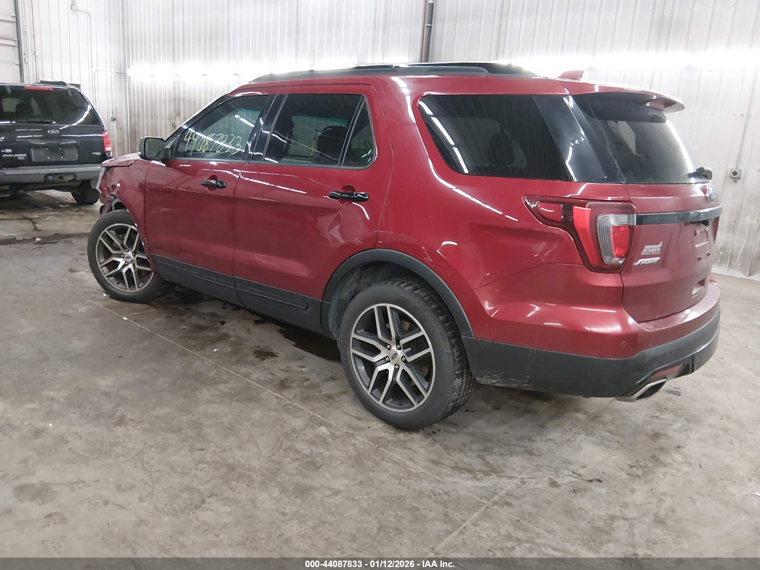 FORD EXPLORER image 3