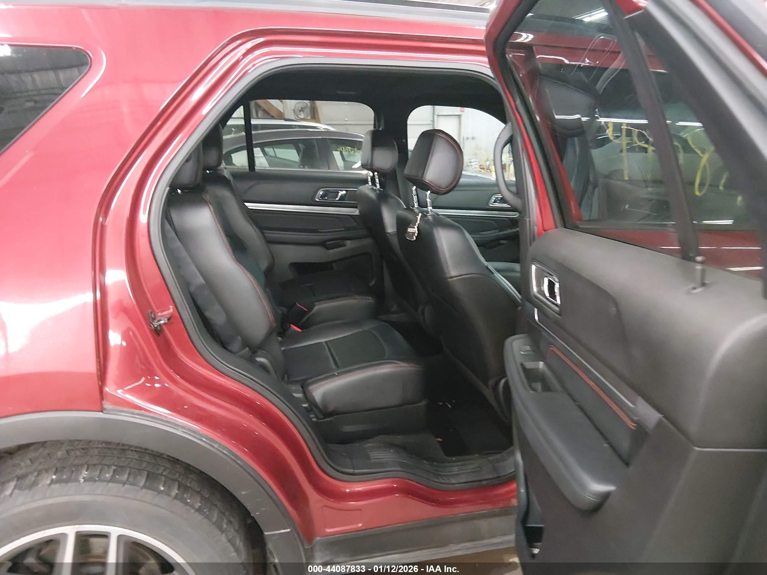 FORD EXPLORER image 8