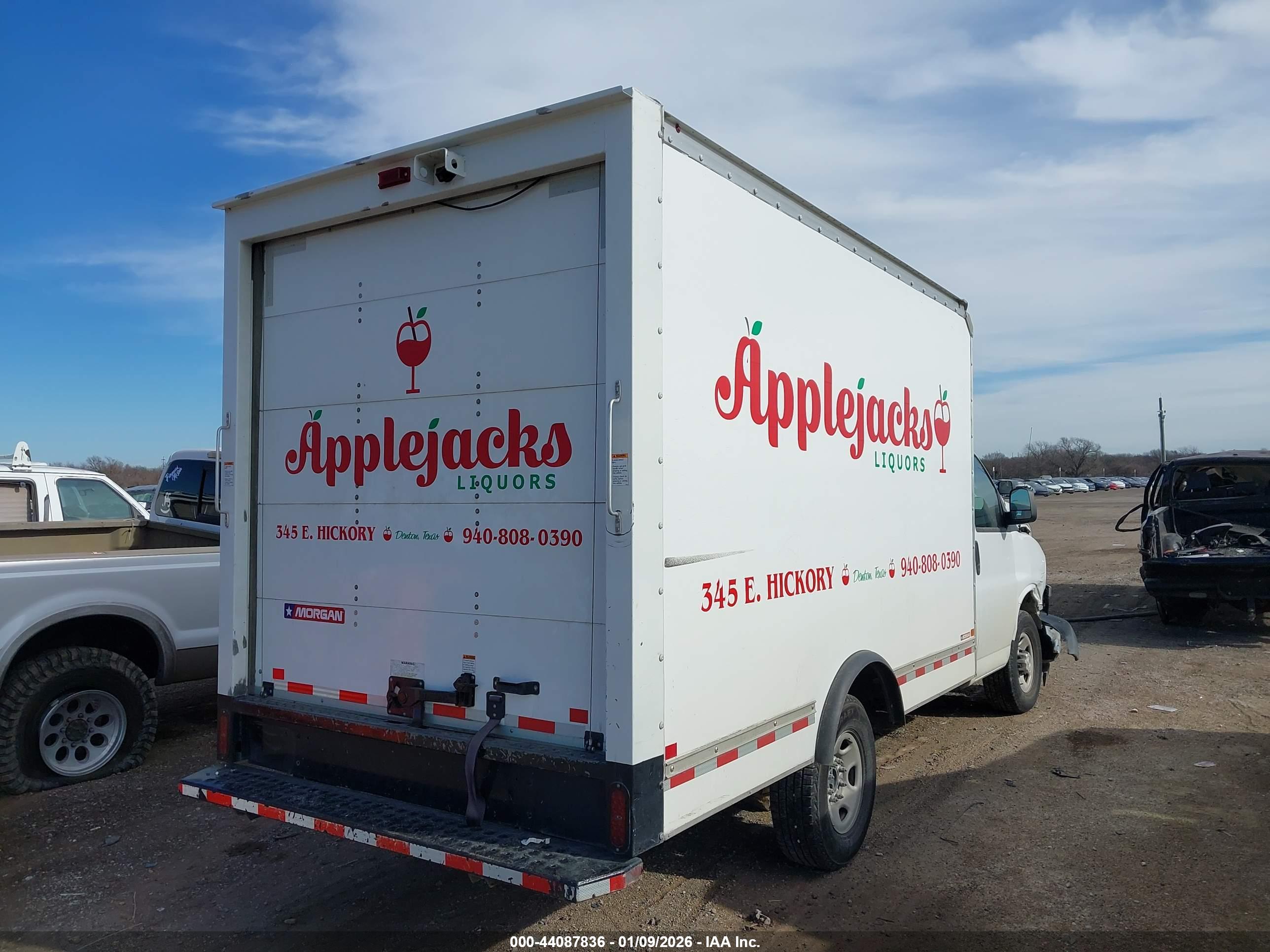 CHEVROLET EXPRESS image 4