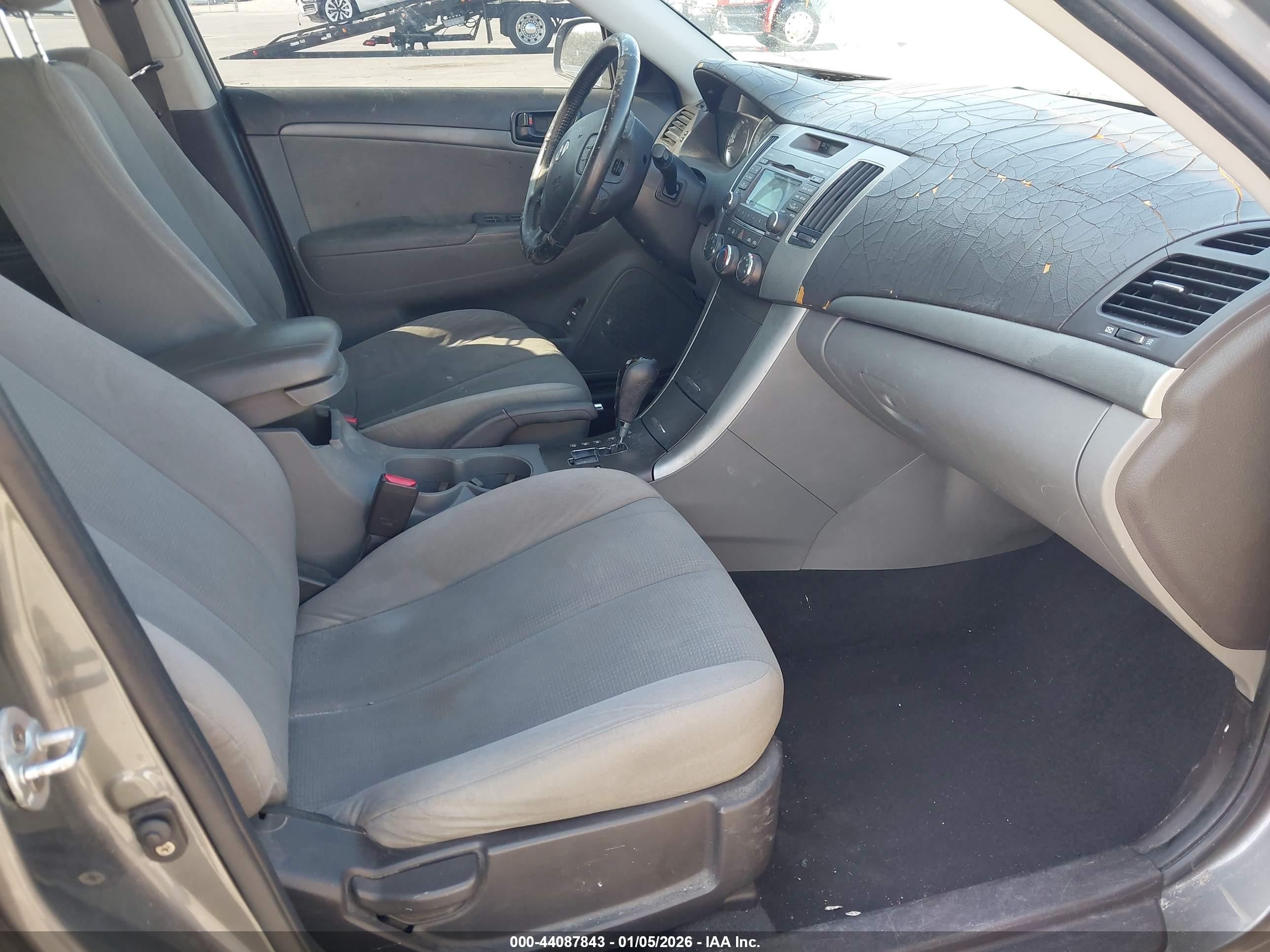 HYUNDAI SONATA image 5