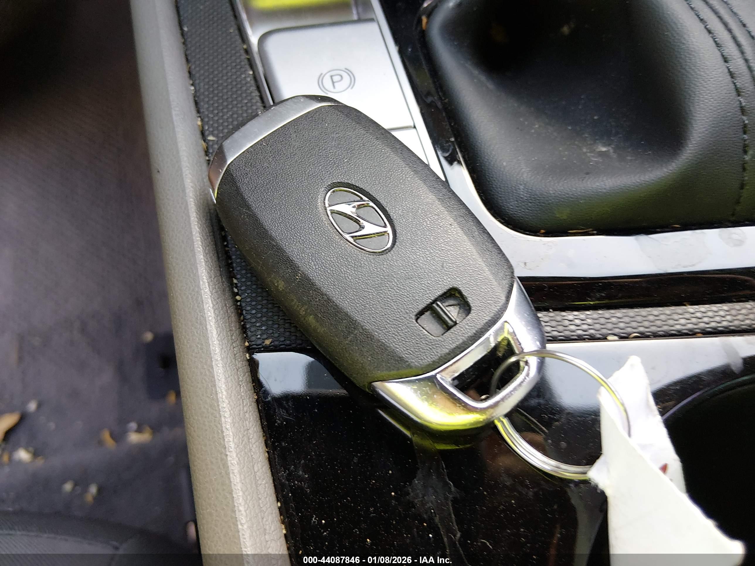 HYUNDAI ELANTRA image 11