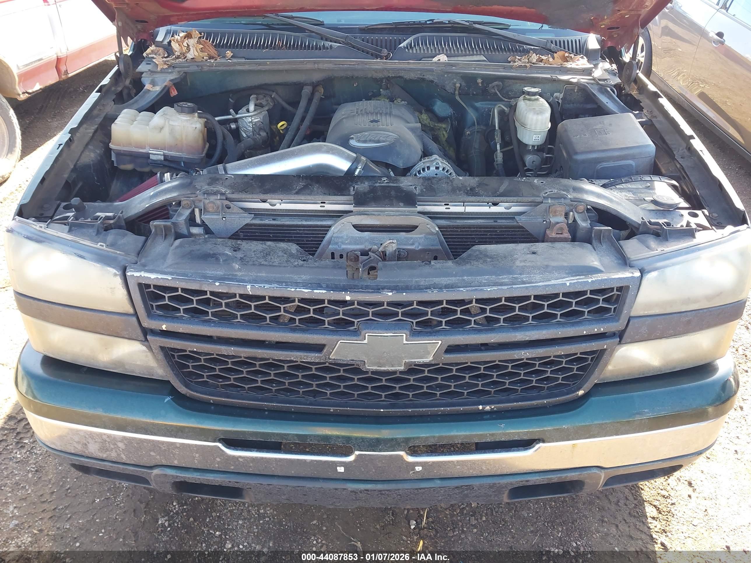 CHEVROLET SILVERADO image 10