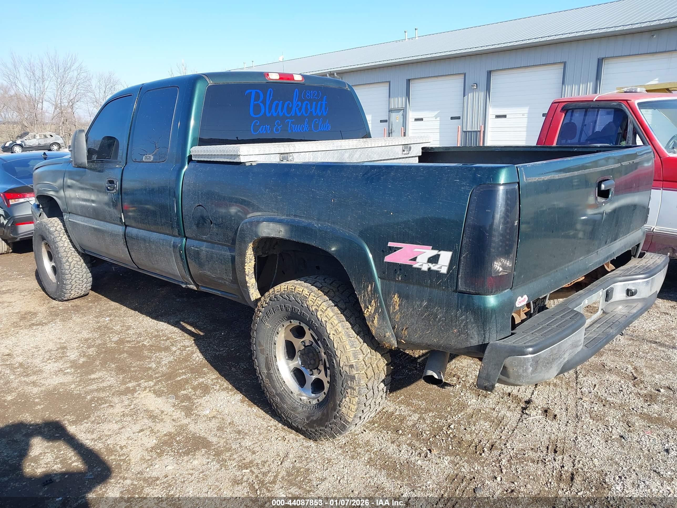 CHEVROLET SILVERADO image 3