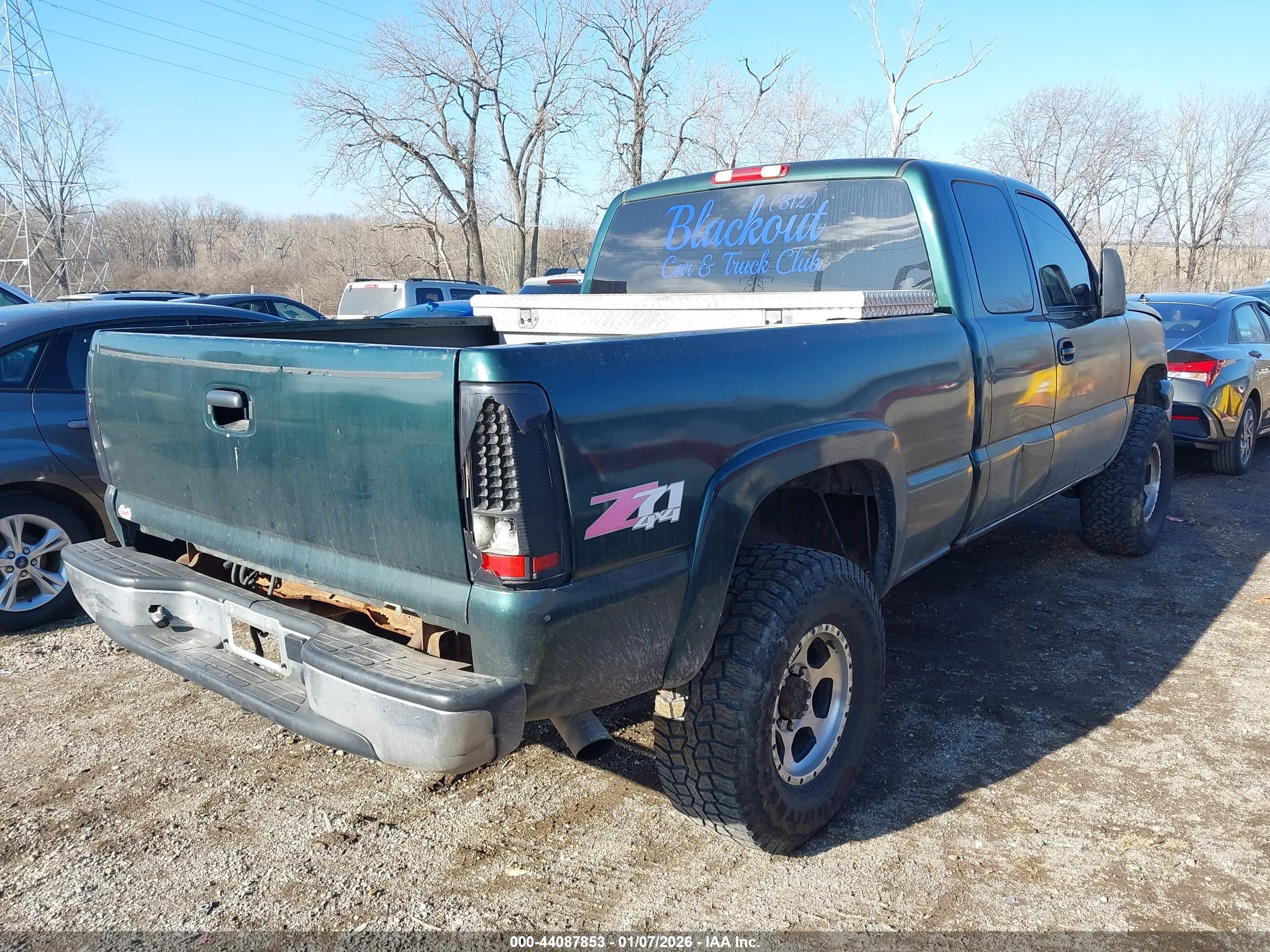 CHEVROLET SILVERADO image 4
