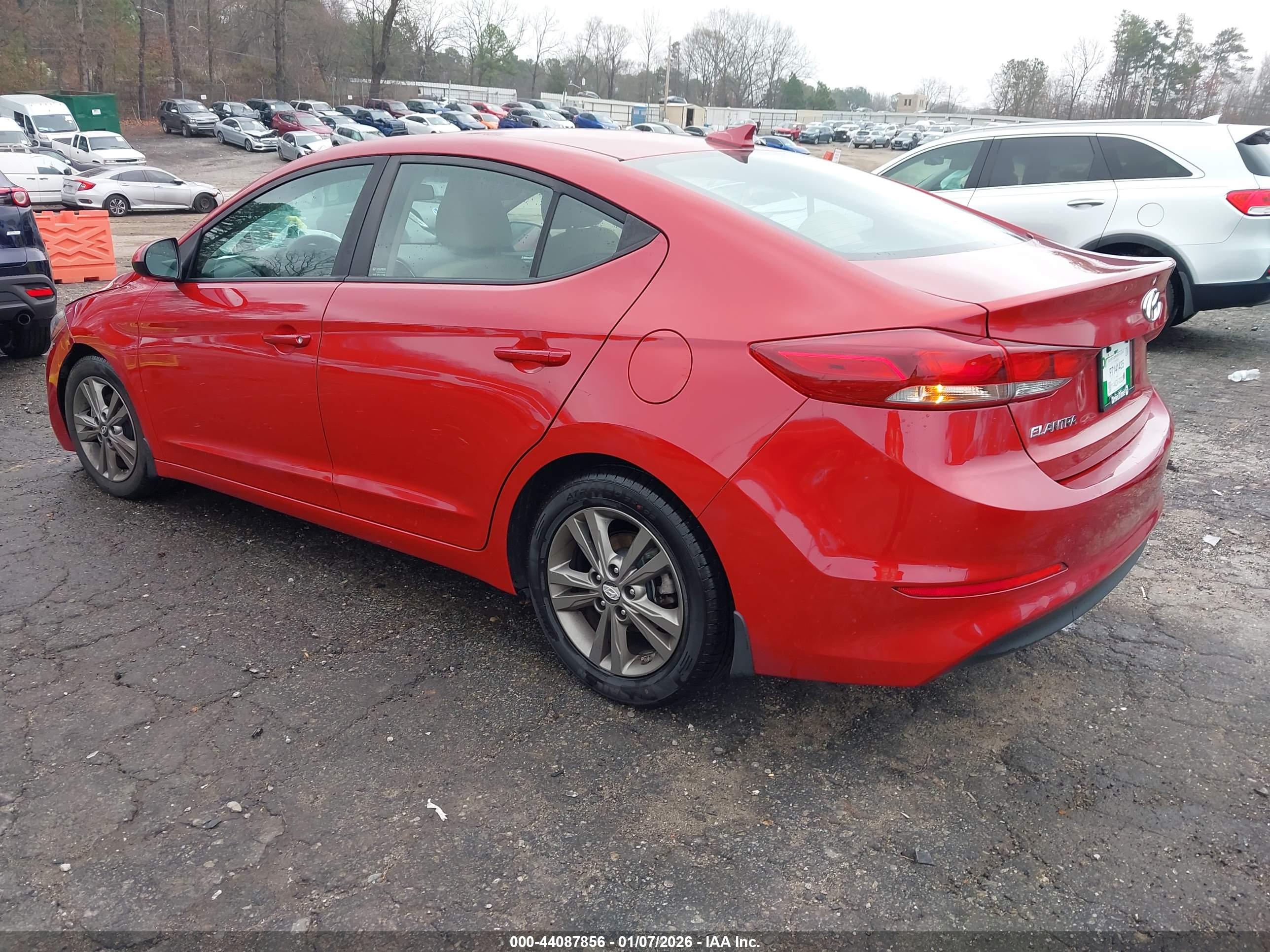 HYUNDAI ELANTRA image 3