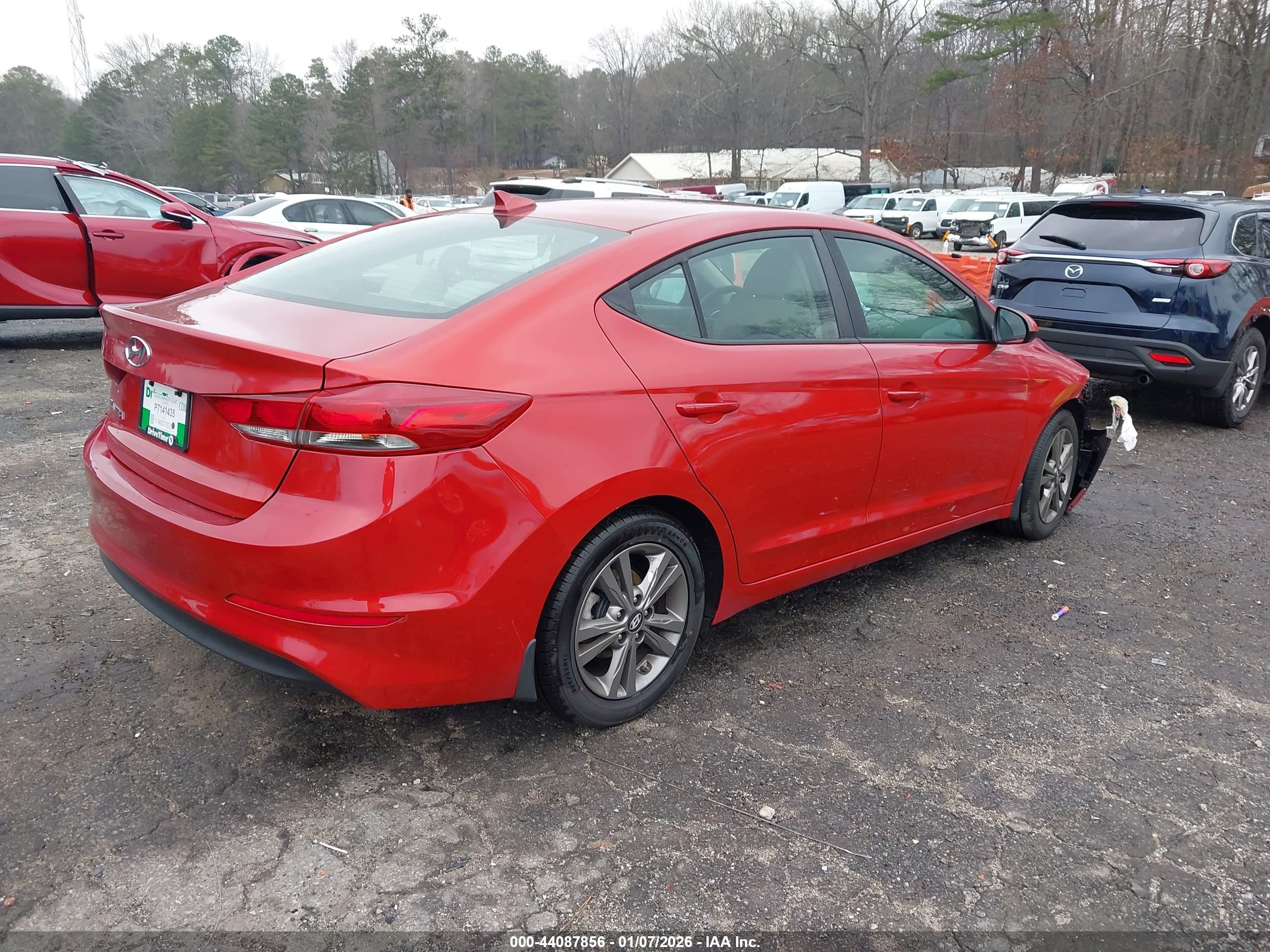 HYUNDAI ELANTRA image 4