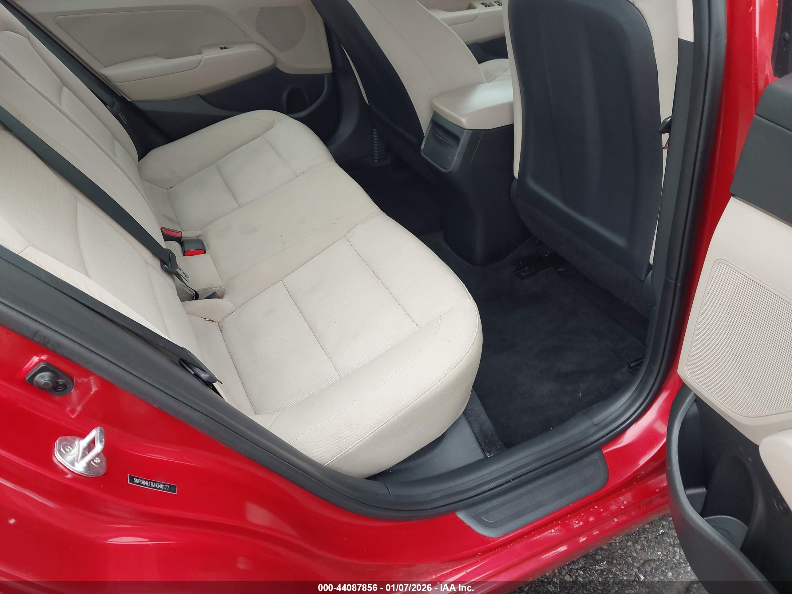 HYUNDAI ELANTRA image 8