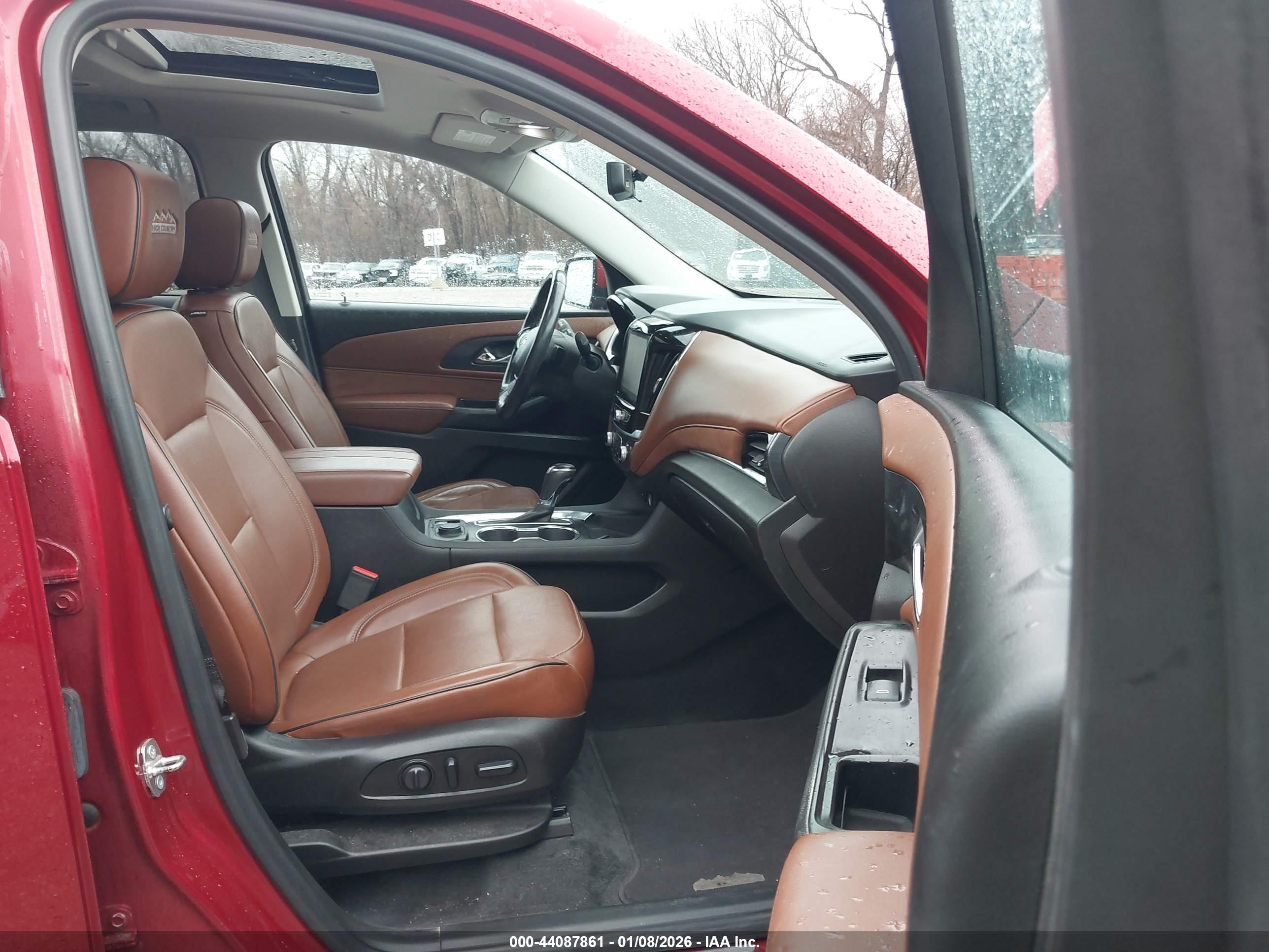 CHEVROLET TRAVERSE image 5