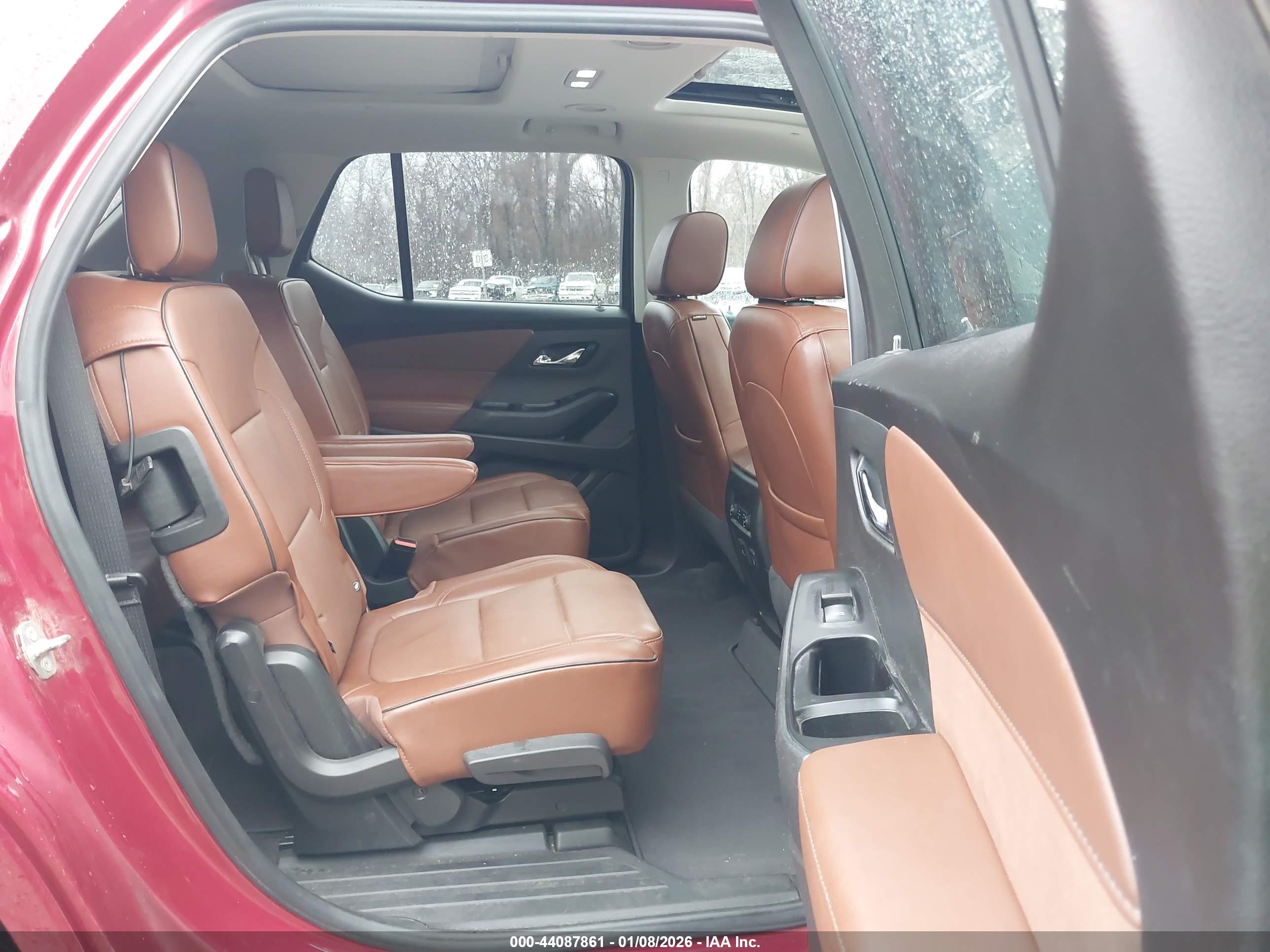 CHEVROLET TRAVERSE image 8