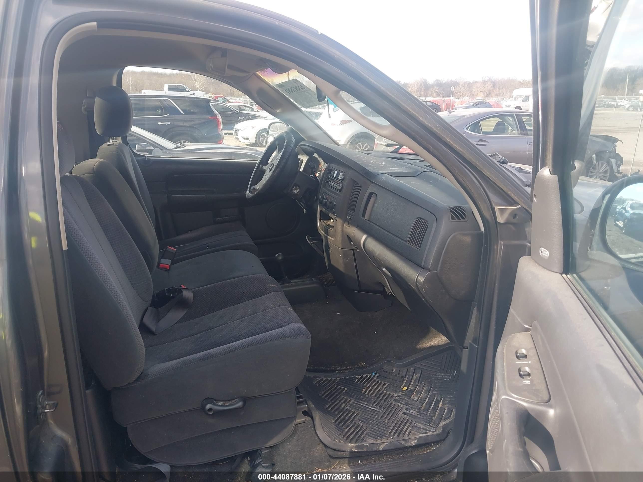 DODGE RAM image 5