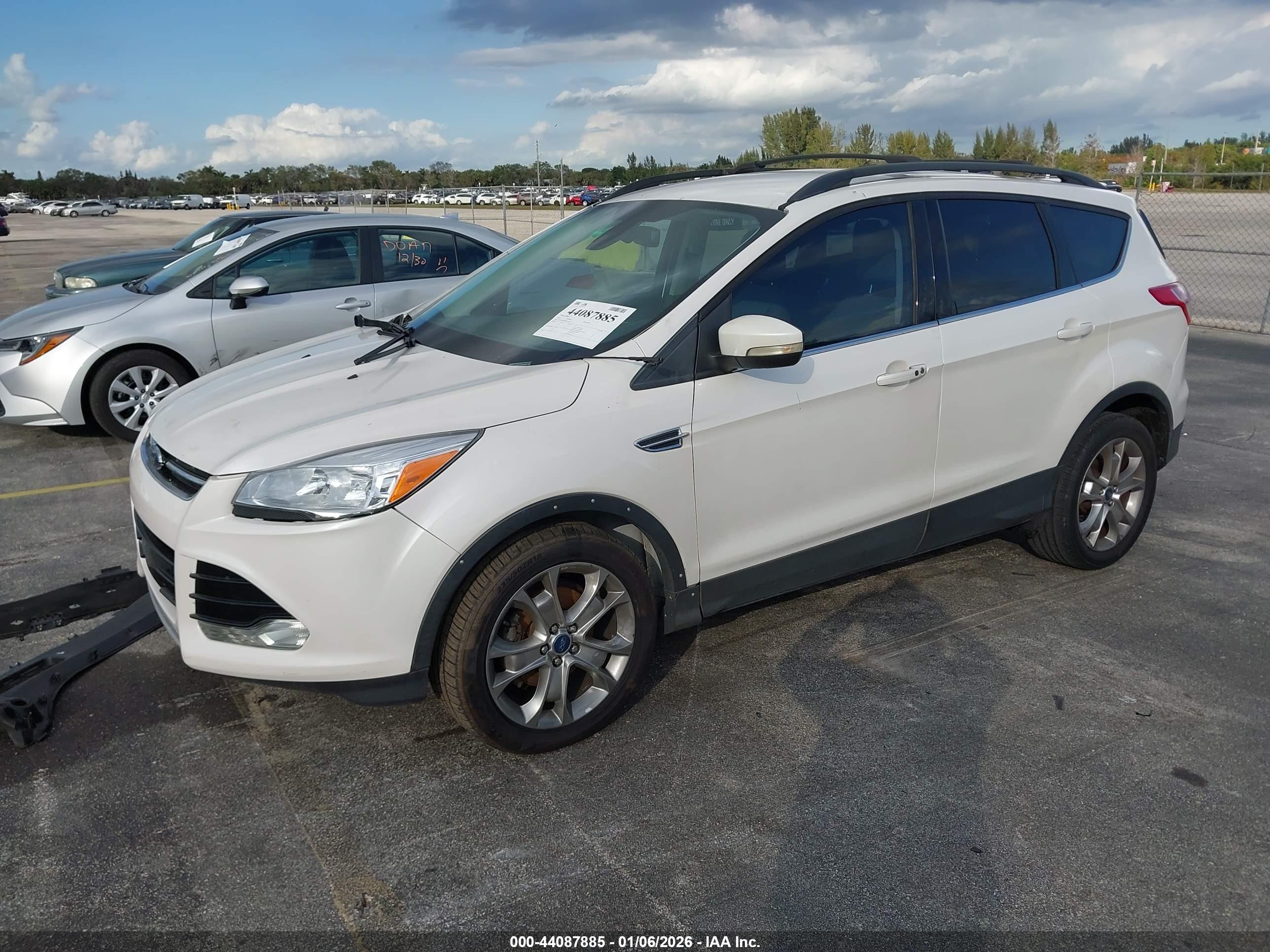 FORD ESCAPE image 2