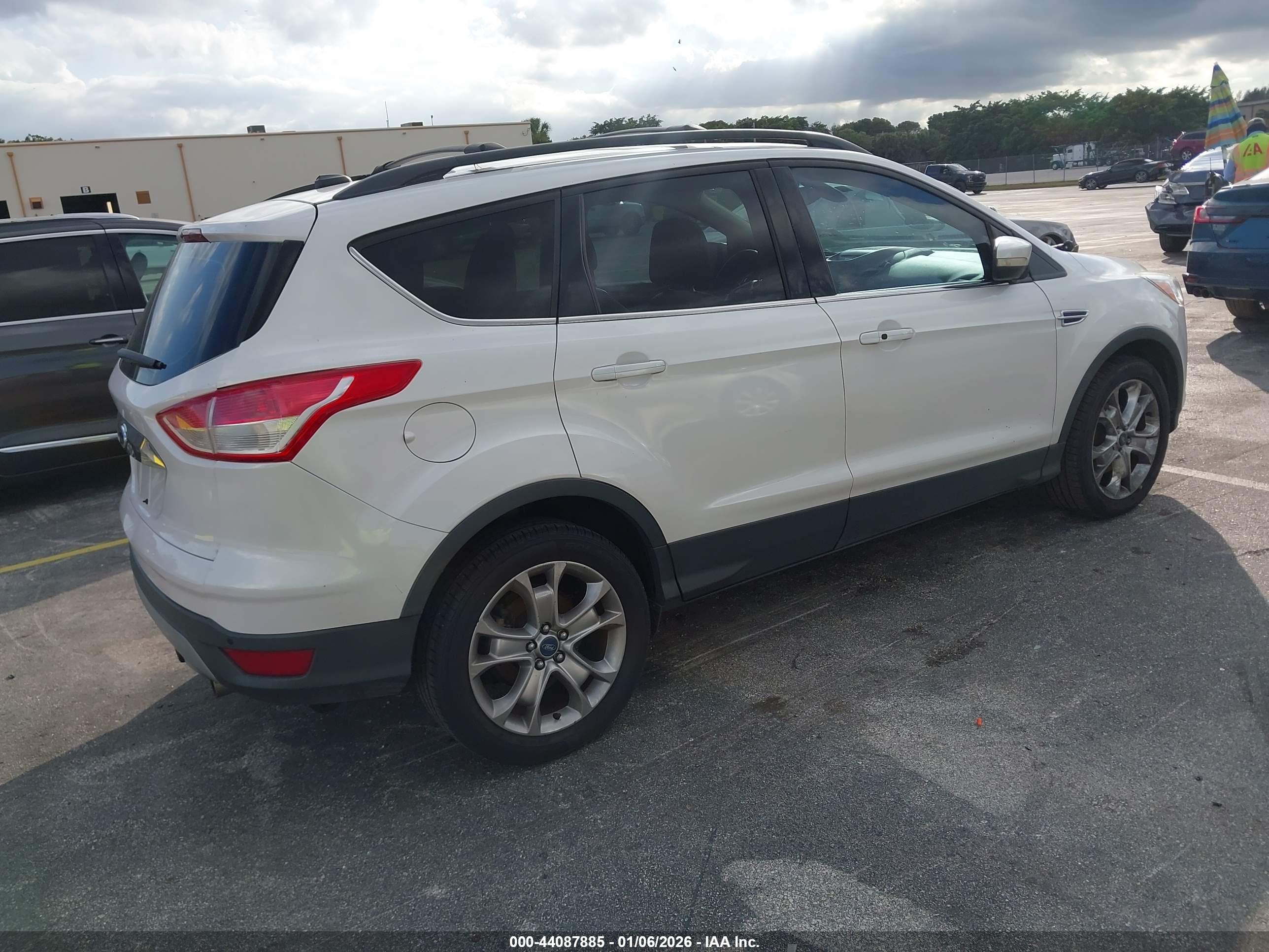 FORD ESCAPE image 4