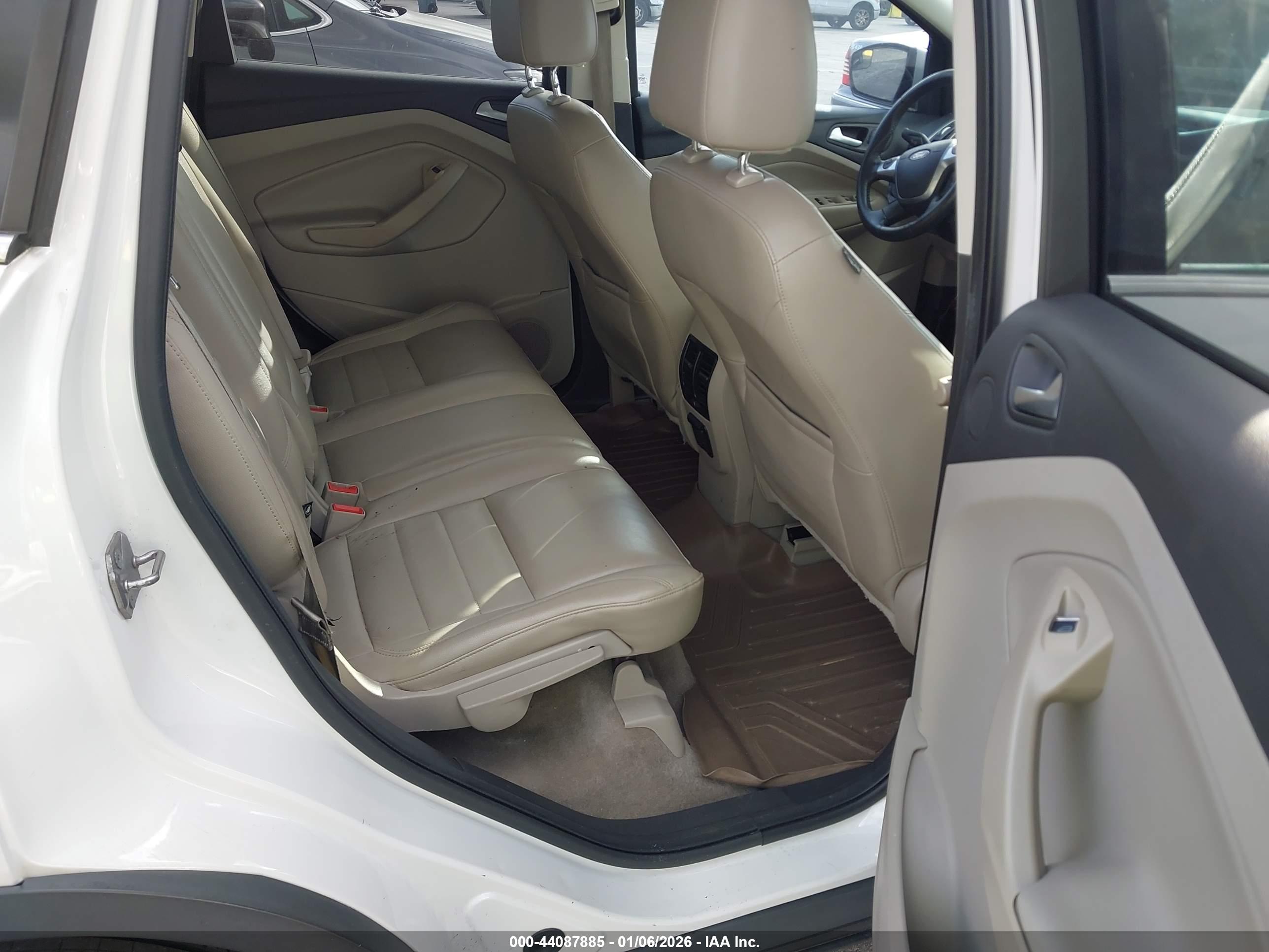 FORD ESCAPE image 8