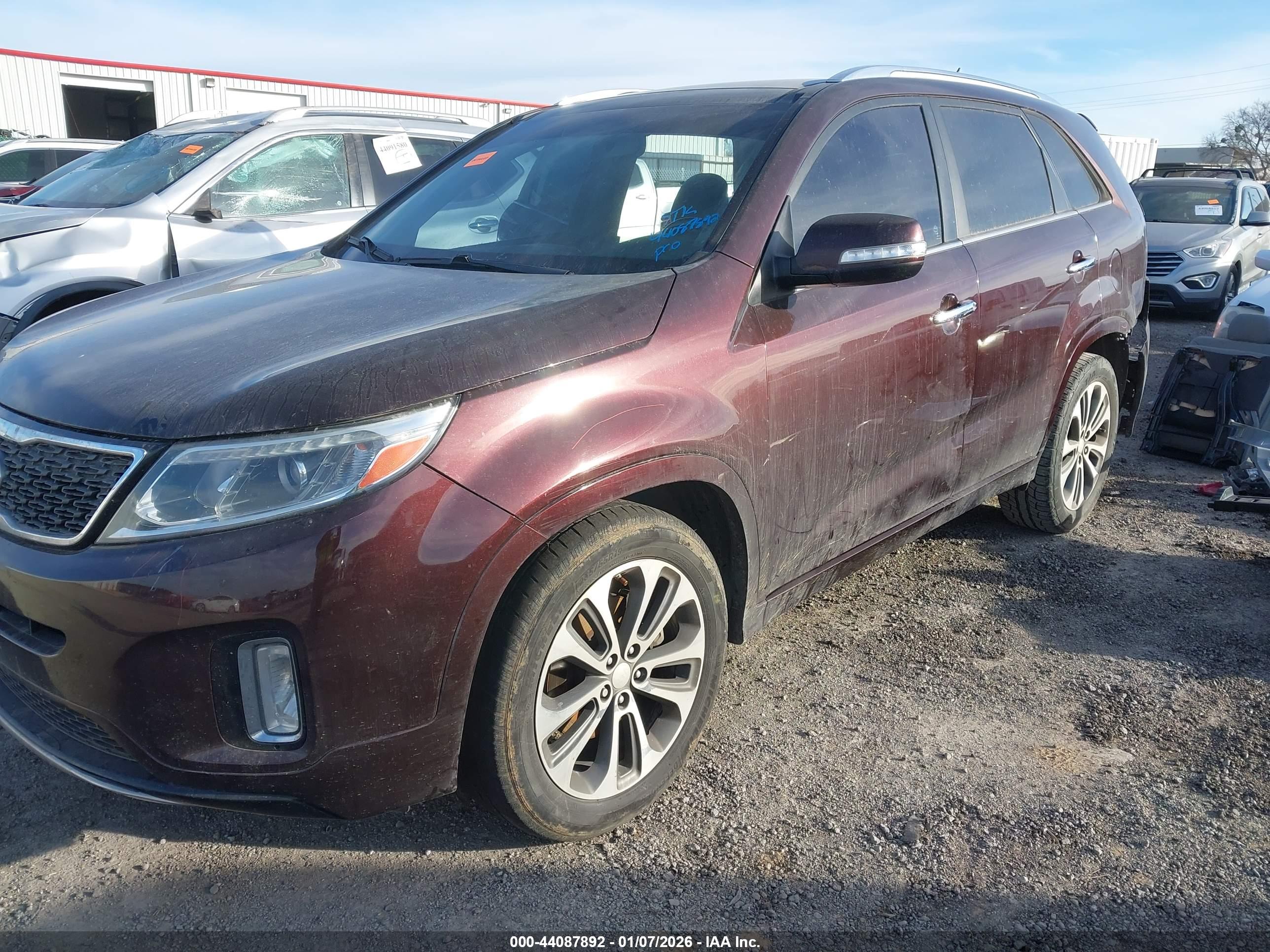 KIA SORENTO image 2