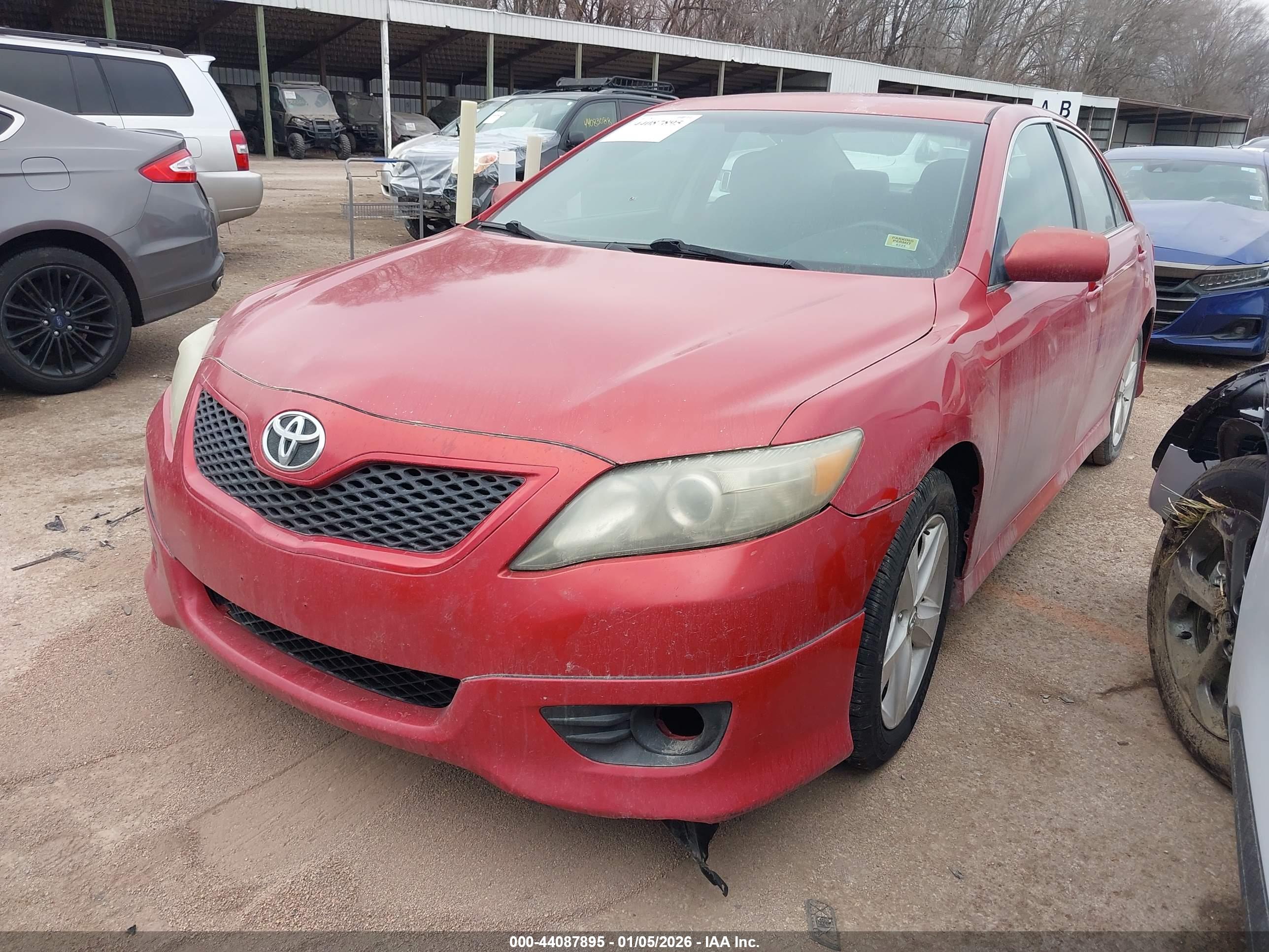 TOYOTA CAMRY image 2