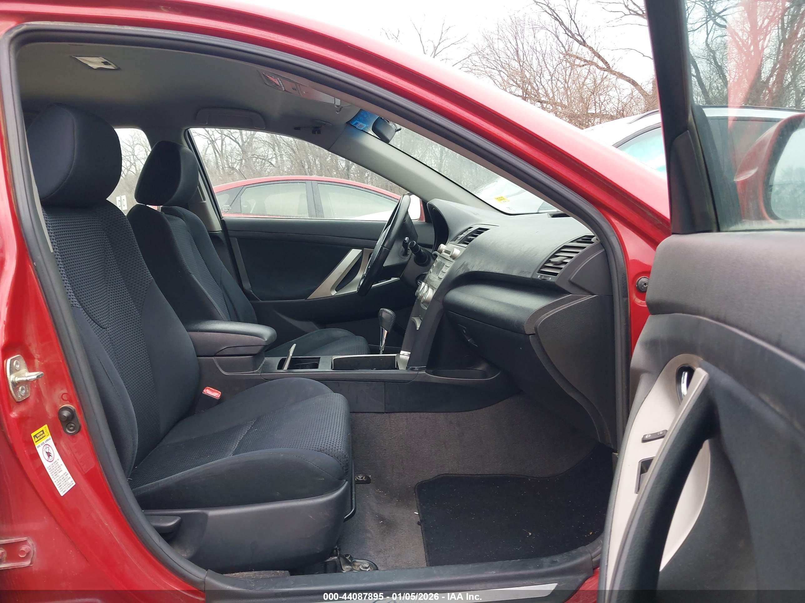 TOYOTA CAMRY image 5