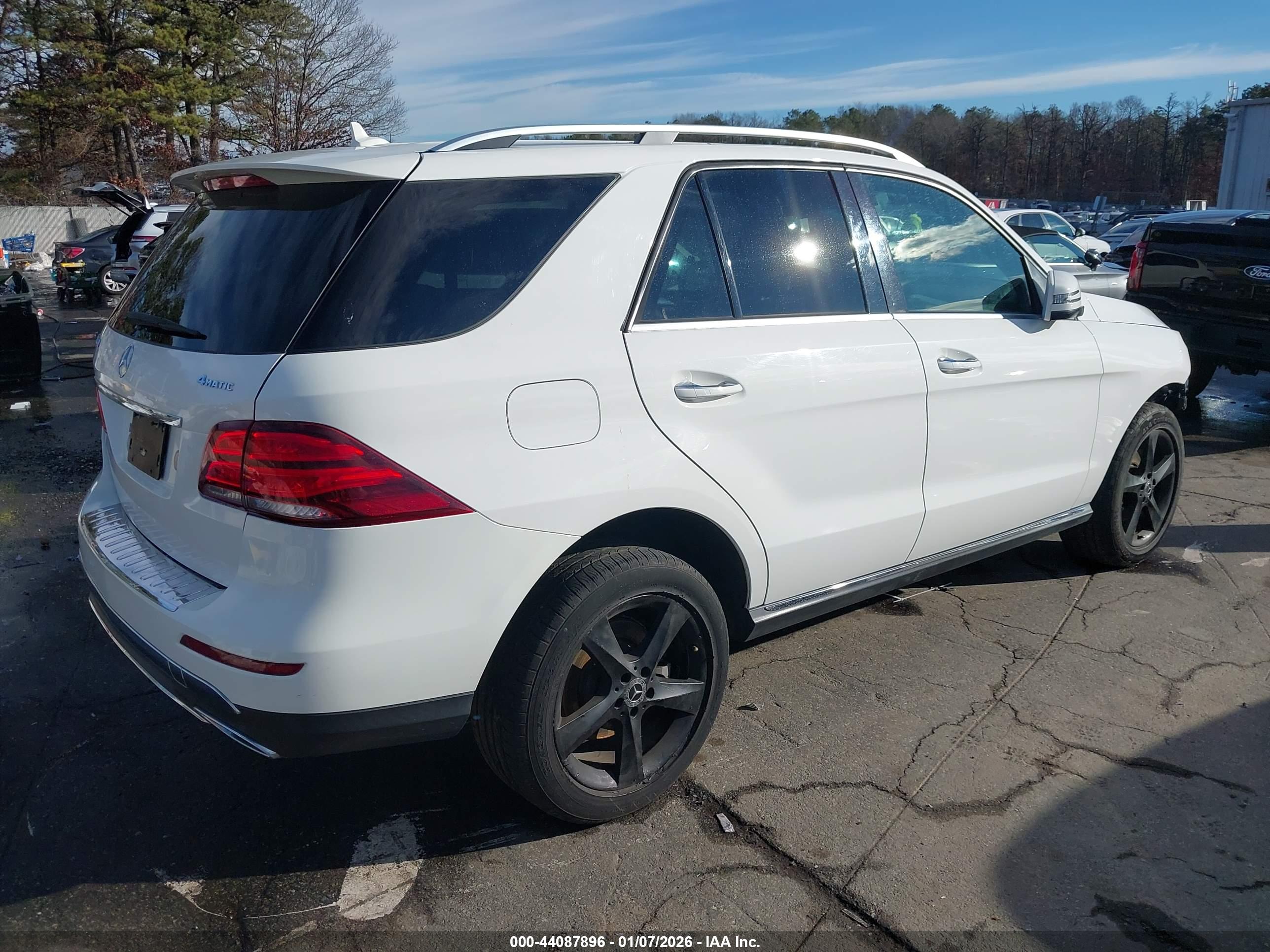 MERCEDES-BENZ GLE image 4