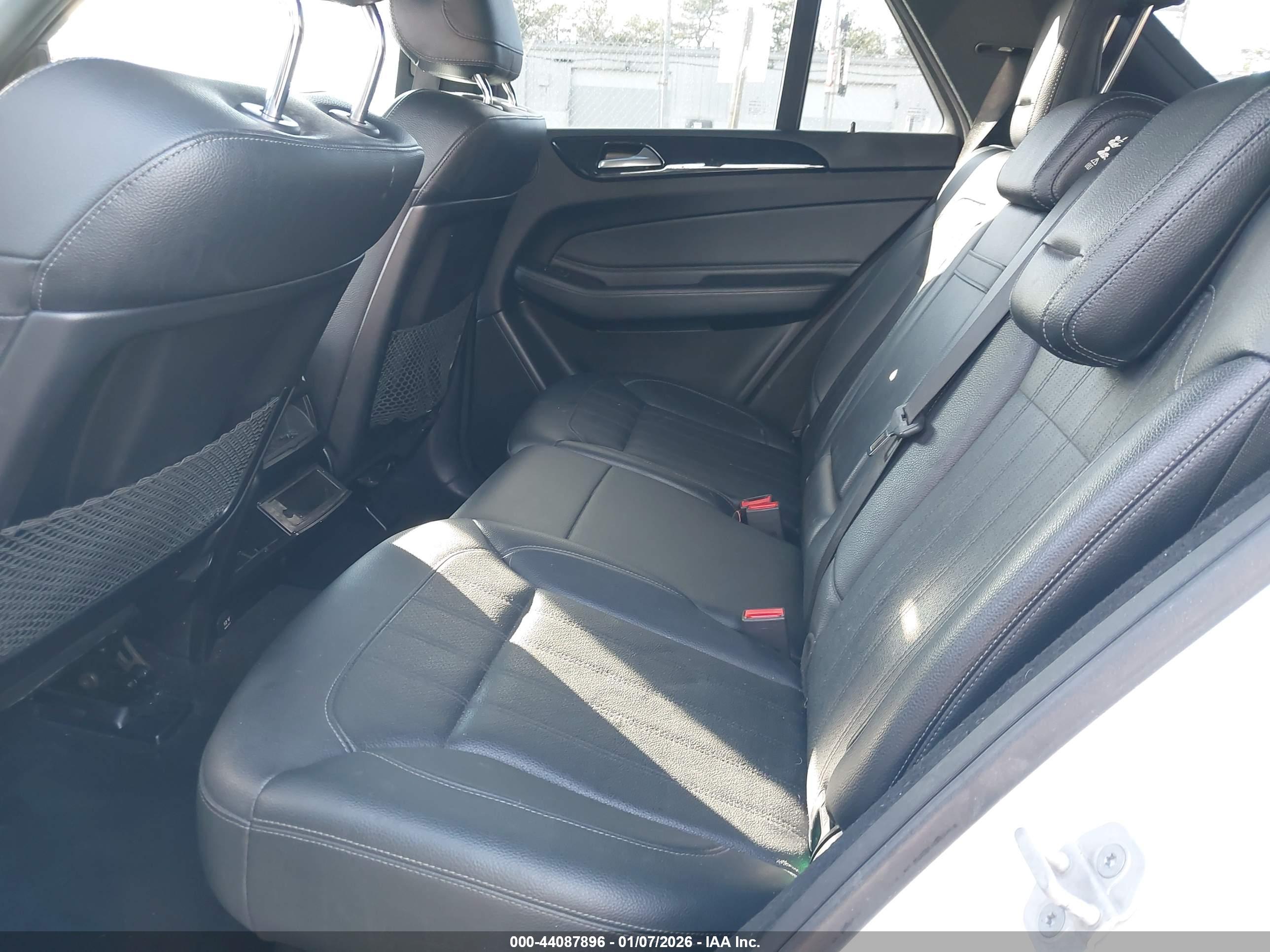 MERCEDES-BENZ GLE image 8