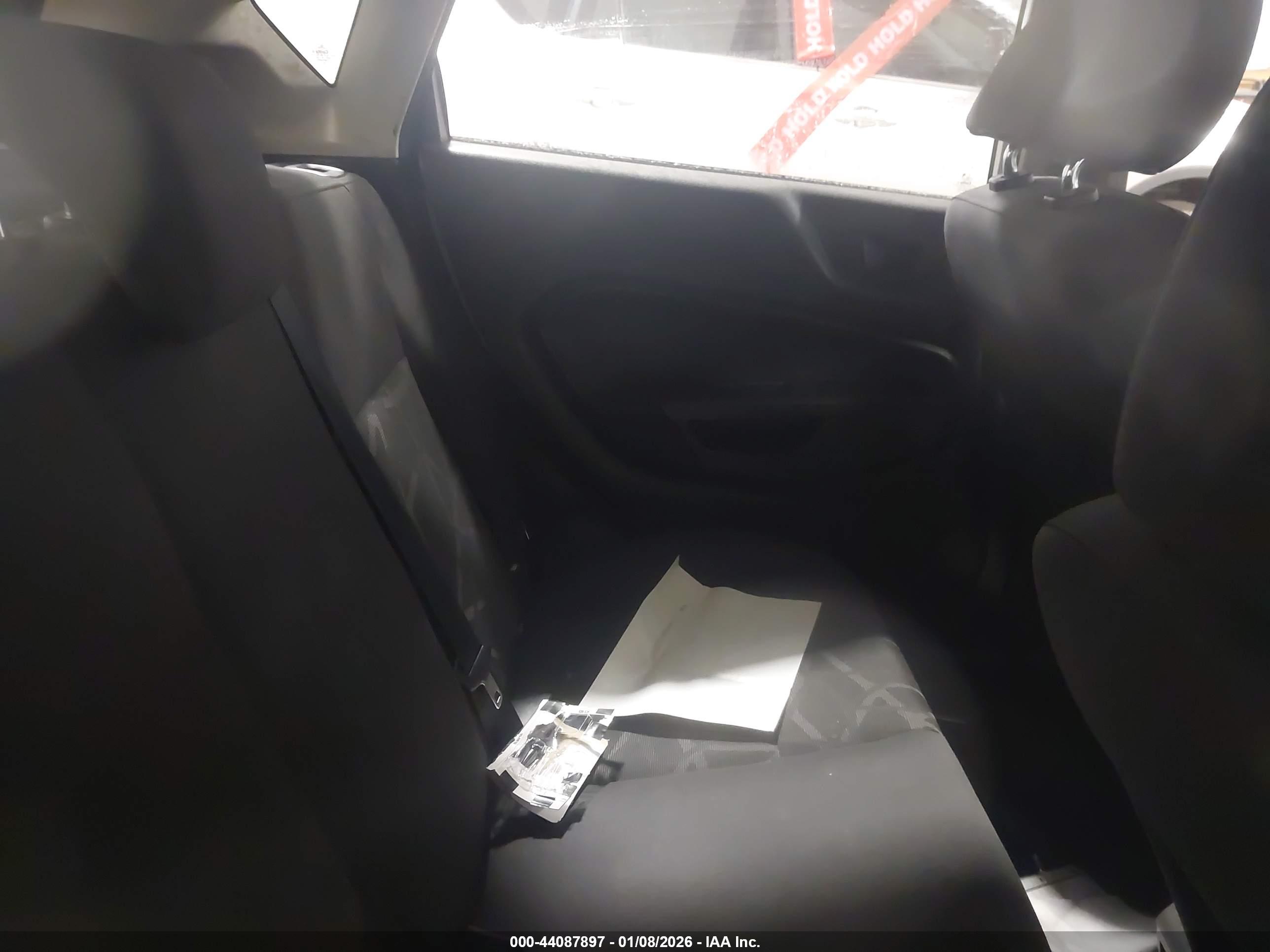 FORD FIESTA image 8