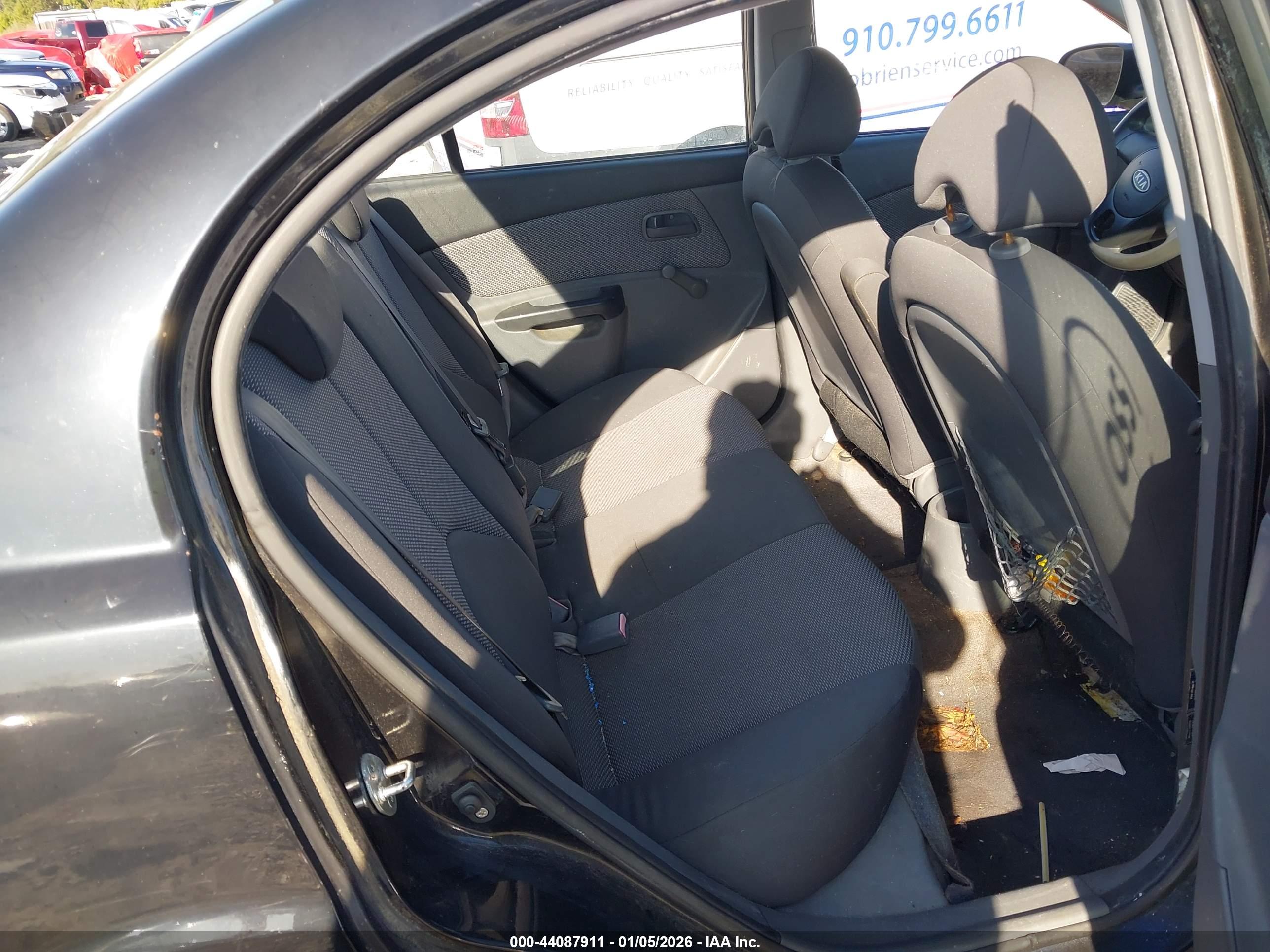 KIA RIO image 8