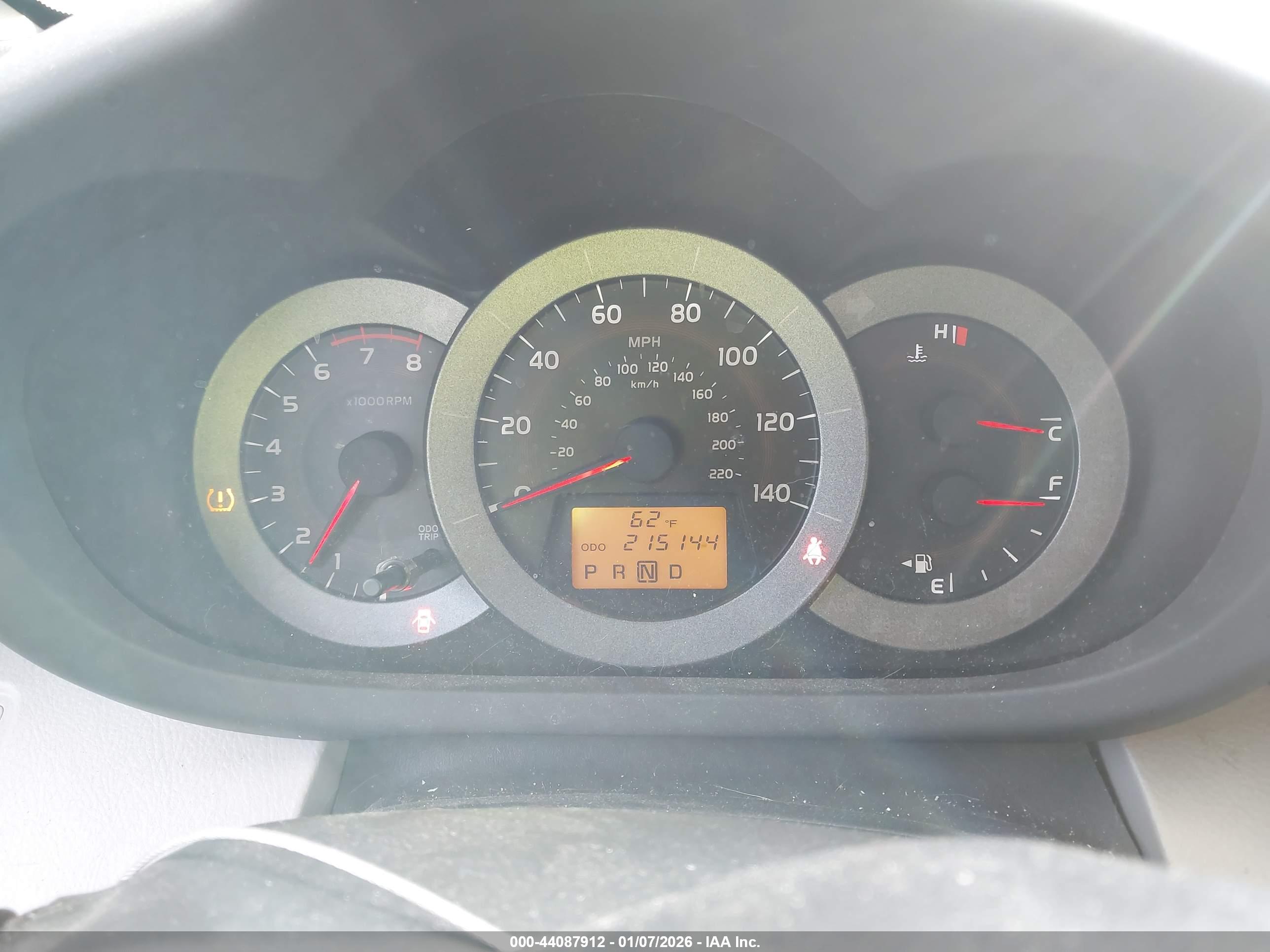 TOYOTA RAV4 image 7