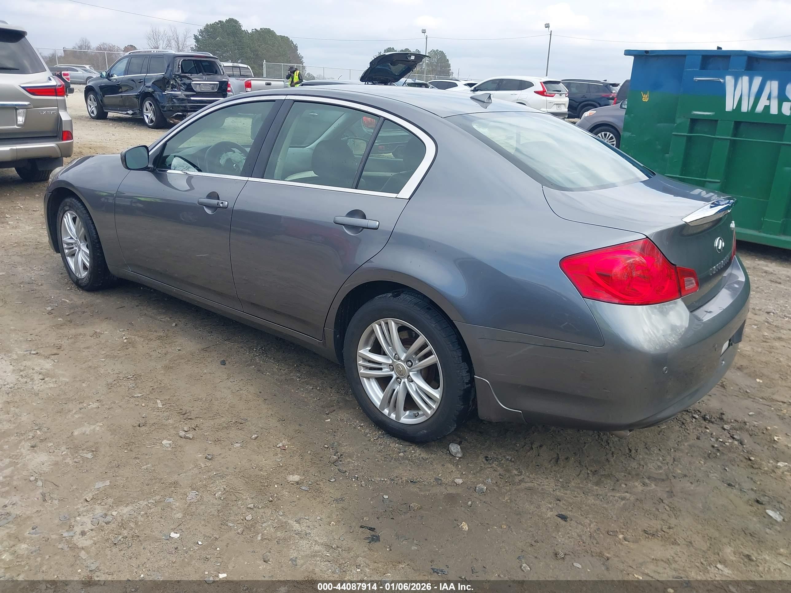 INFINITI G37X image 3