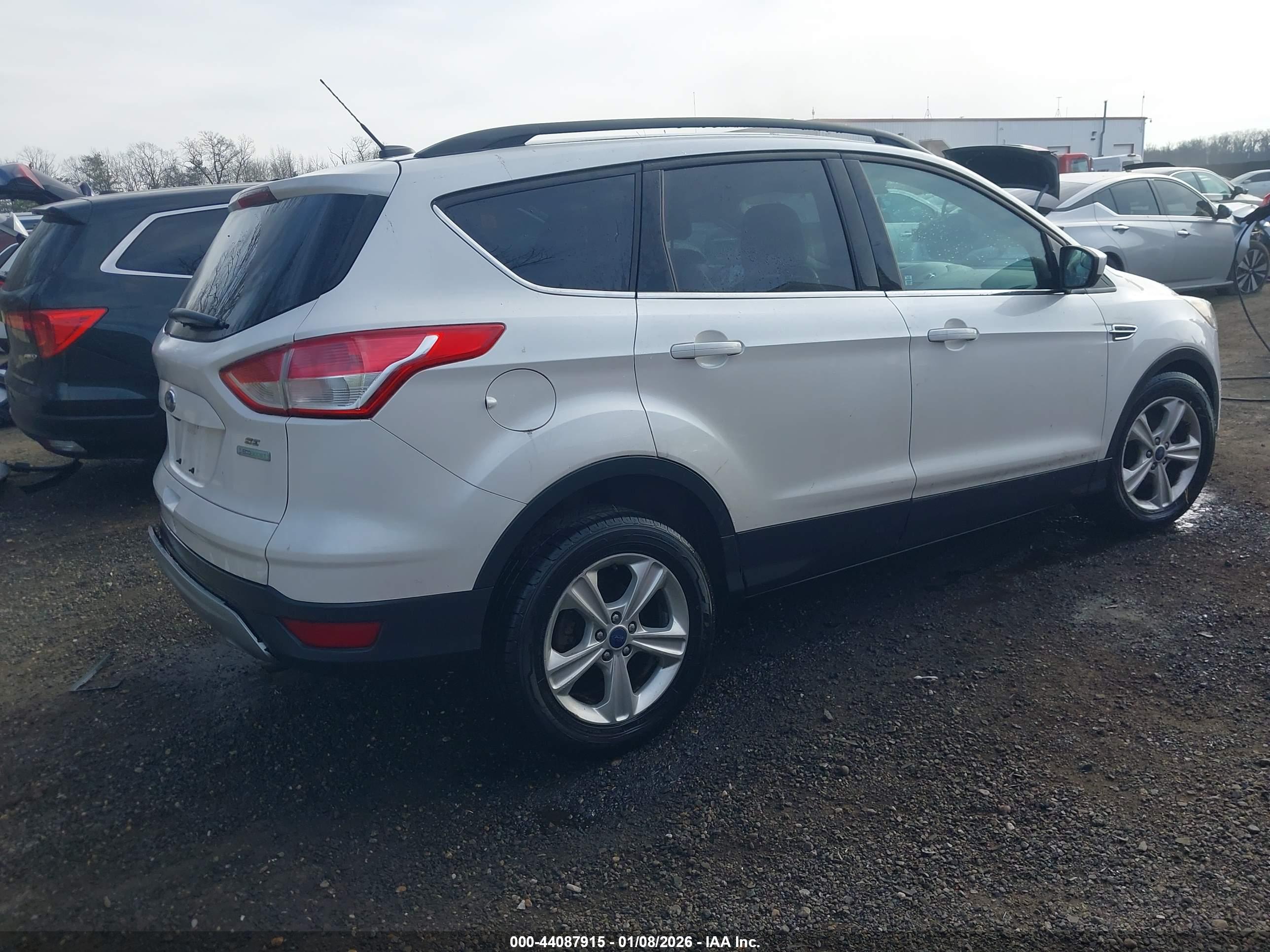 FORD ESCAPE image 4