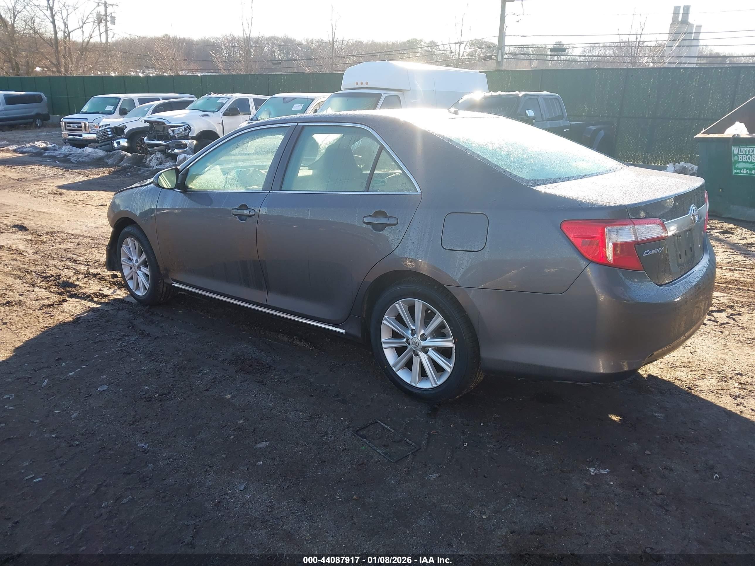 TOYOTA CAMRY image 3