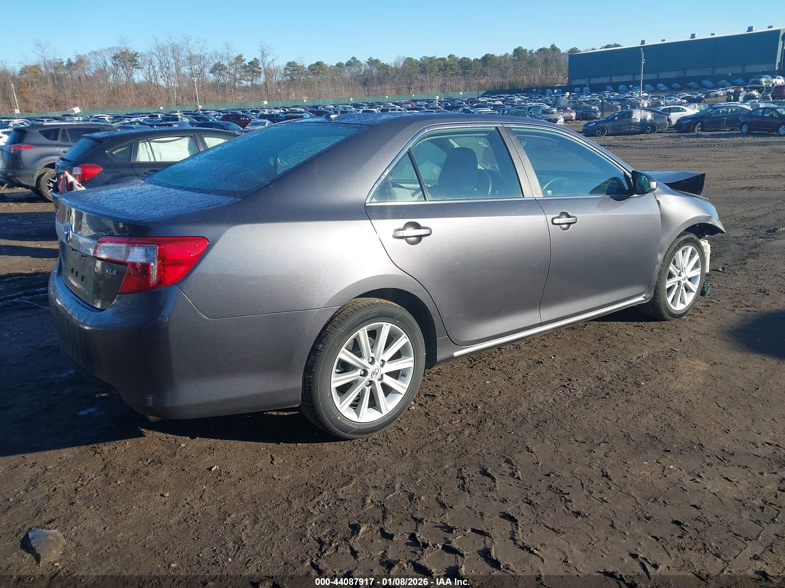 TOYOTA CAMRY image 4
