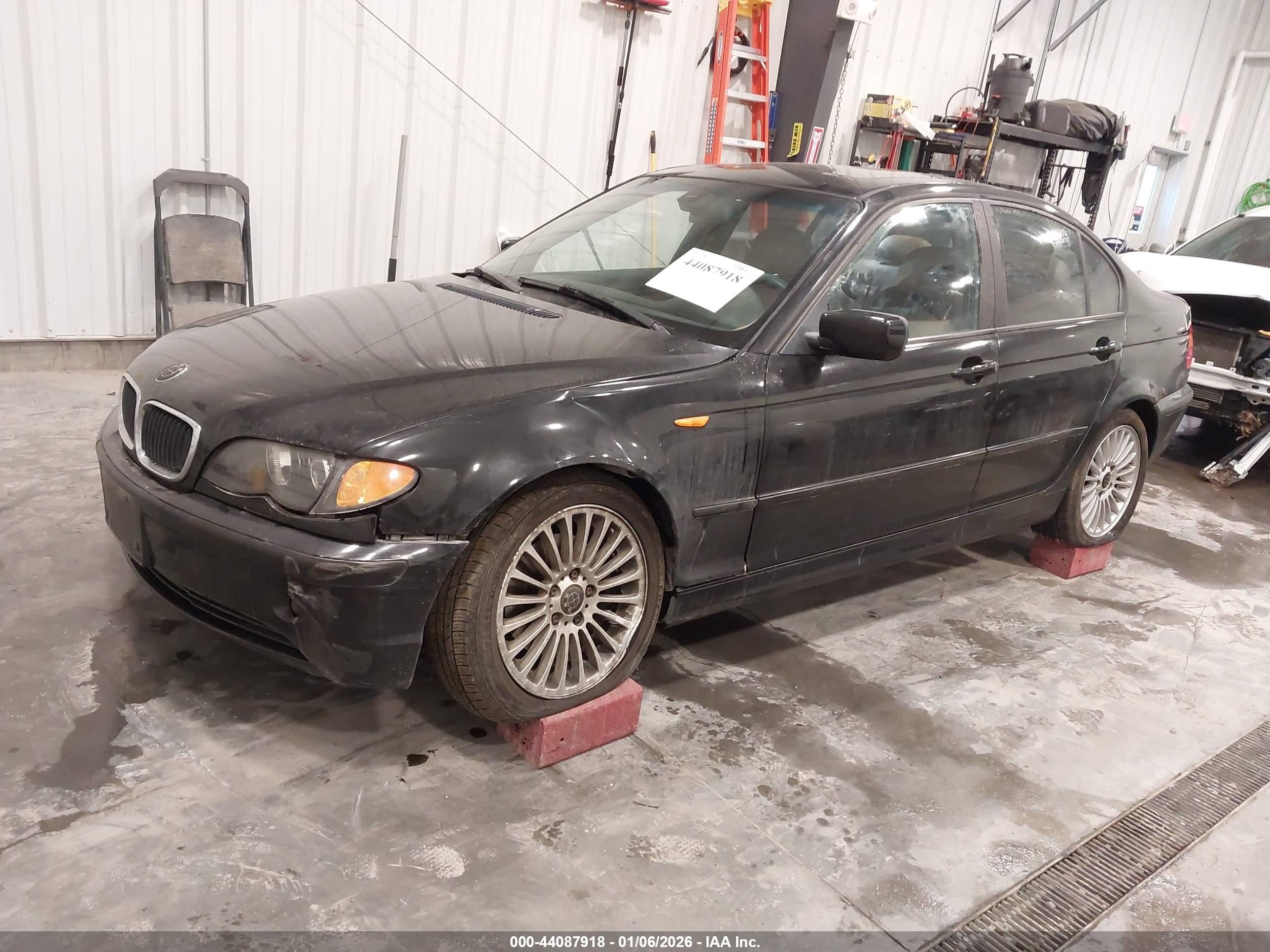 BMW 325XI image 2
