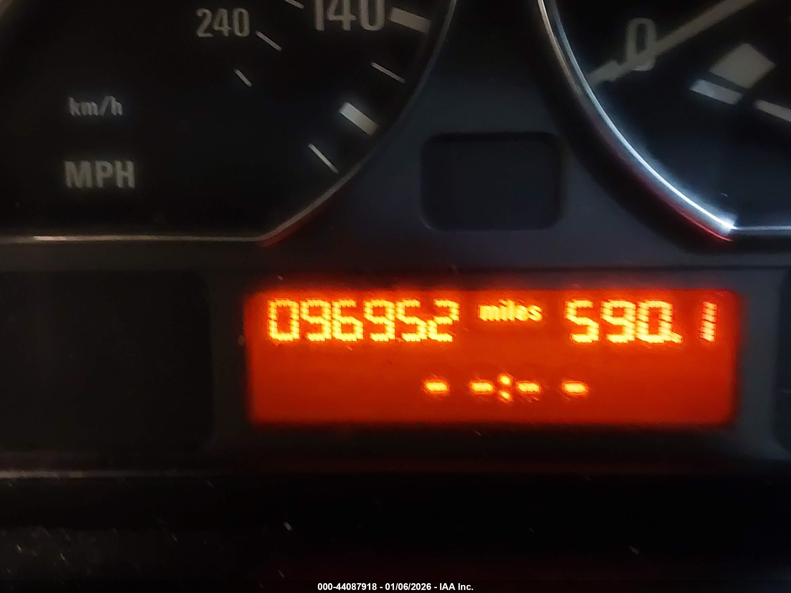 BMW 325XI image 7