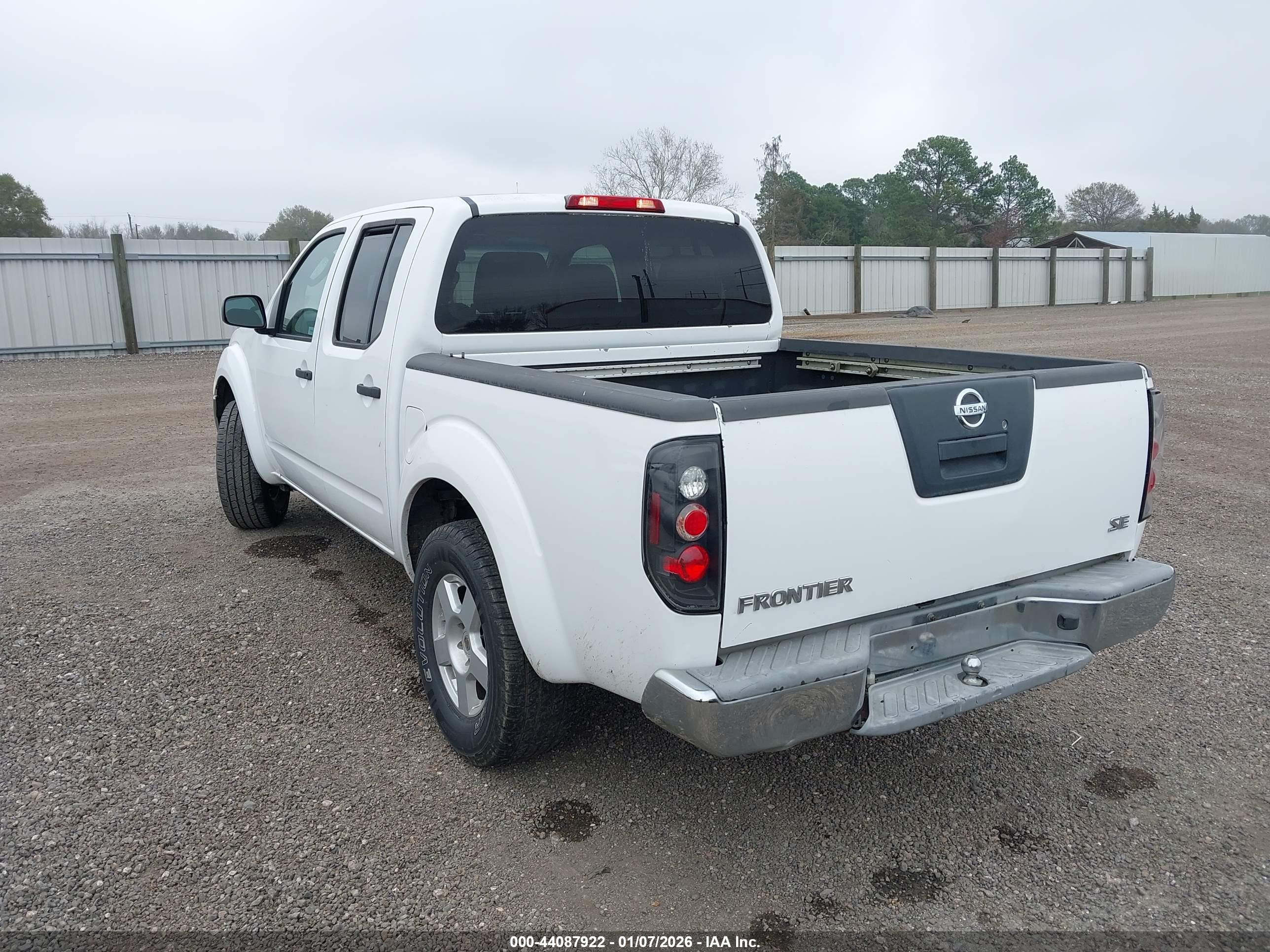 NISSAN FRONTIER image 3