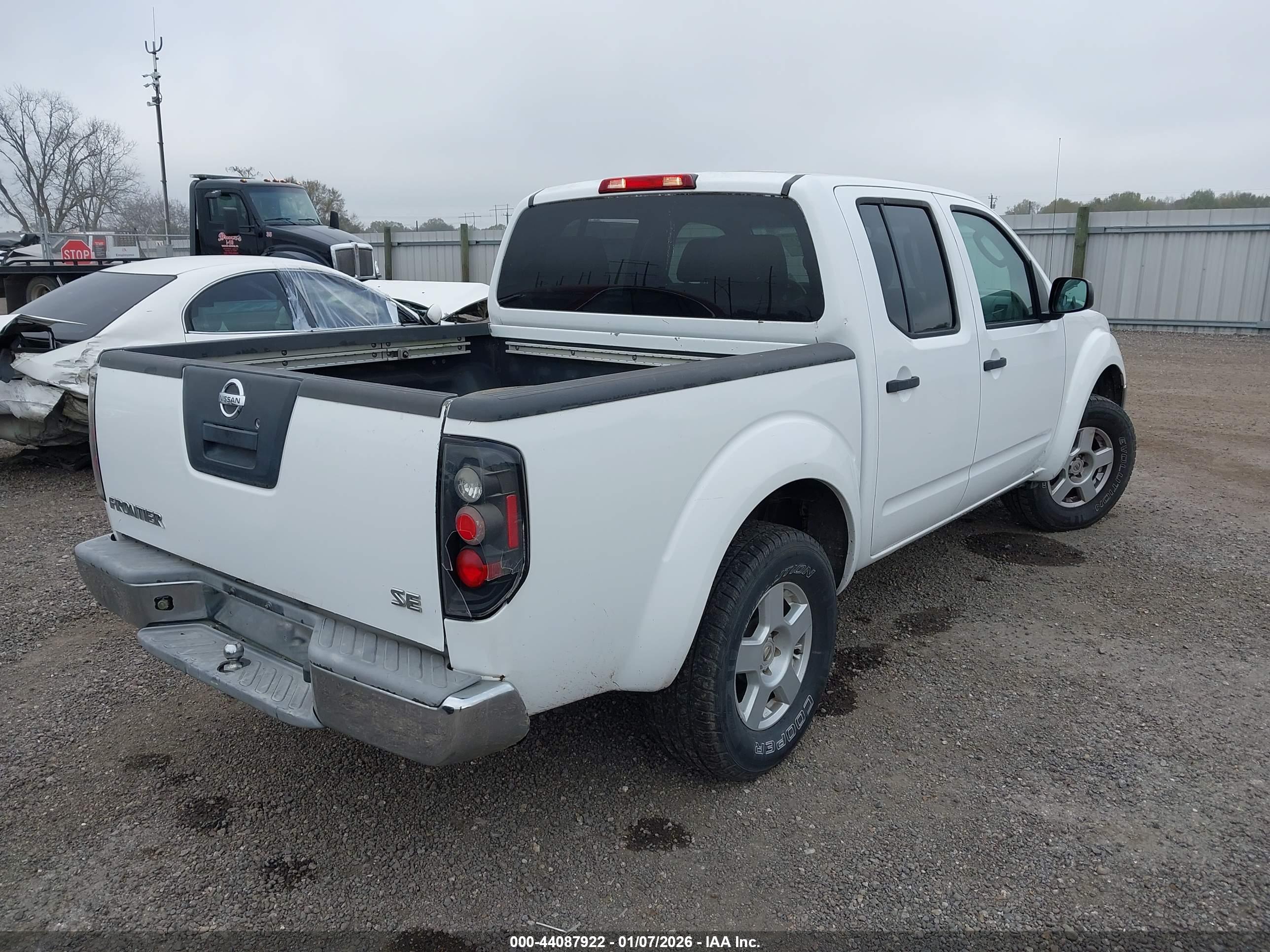 NISSAN FRONTIER image 4
