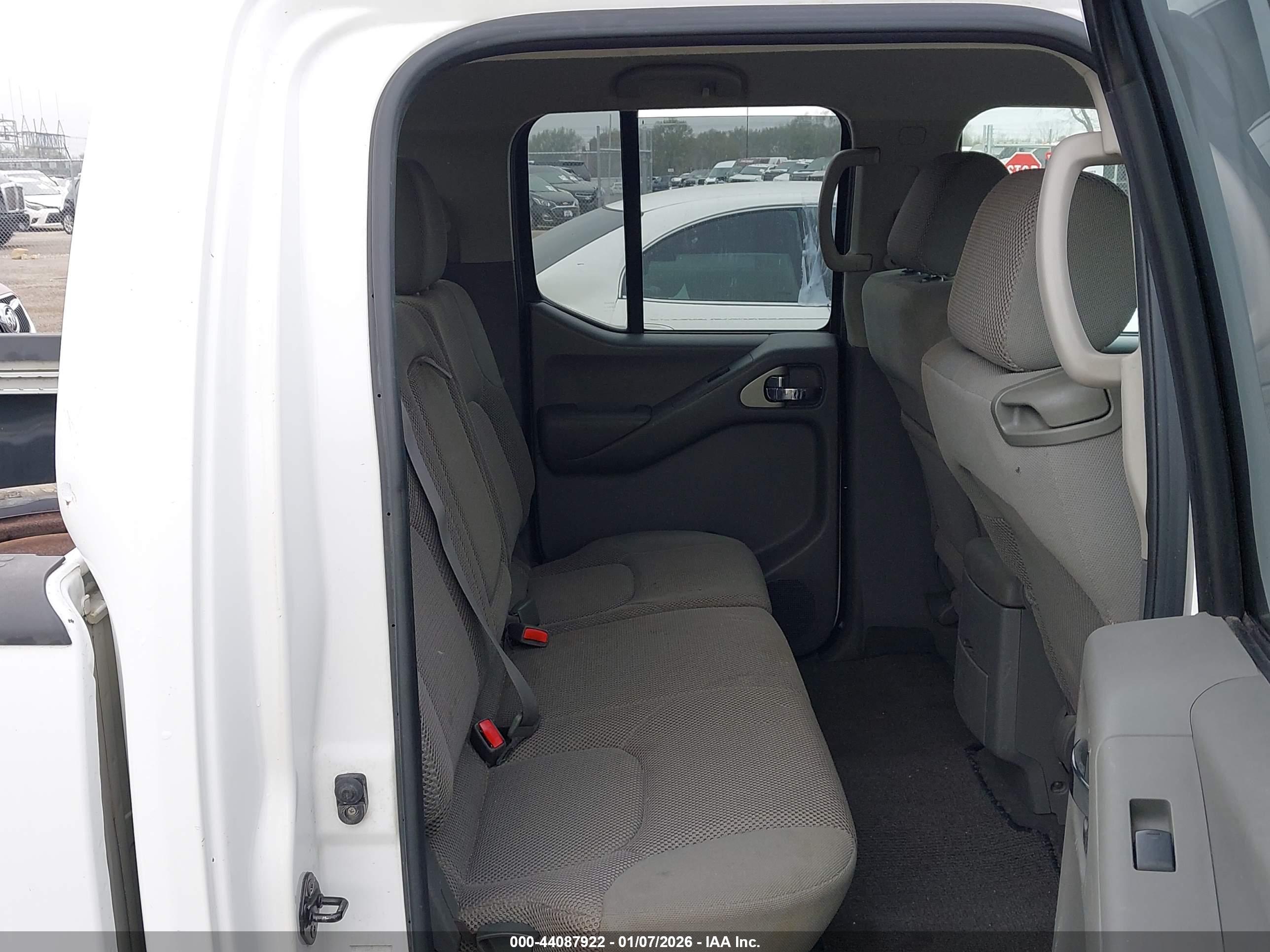 NISSAN FRONTIER image 8