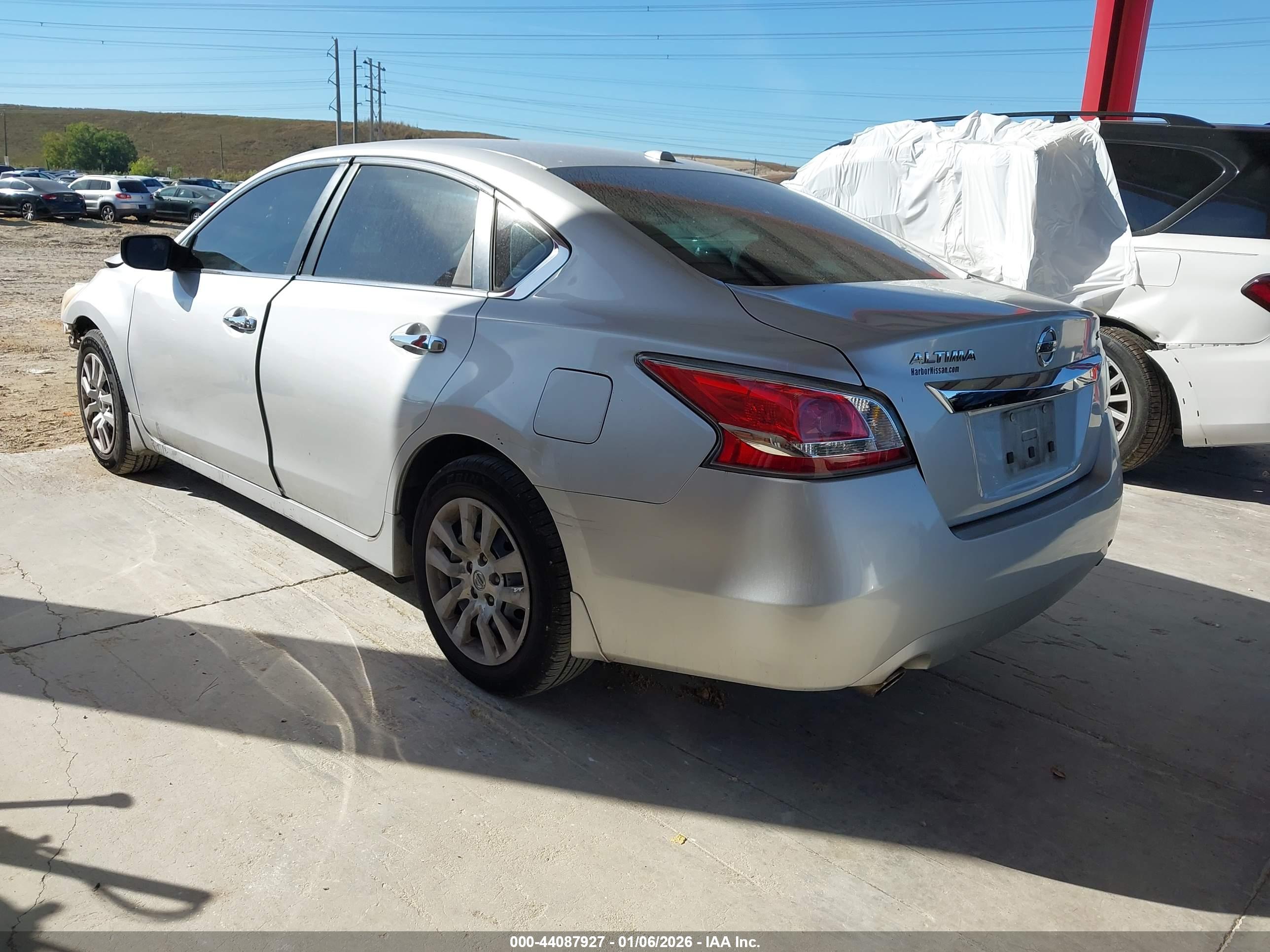 NISSAN ALTIMA image 3