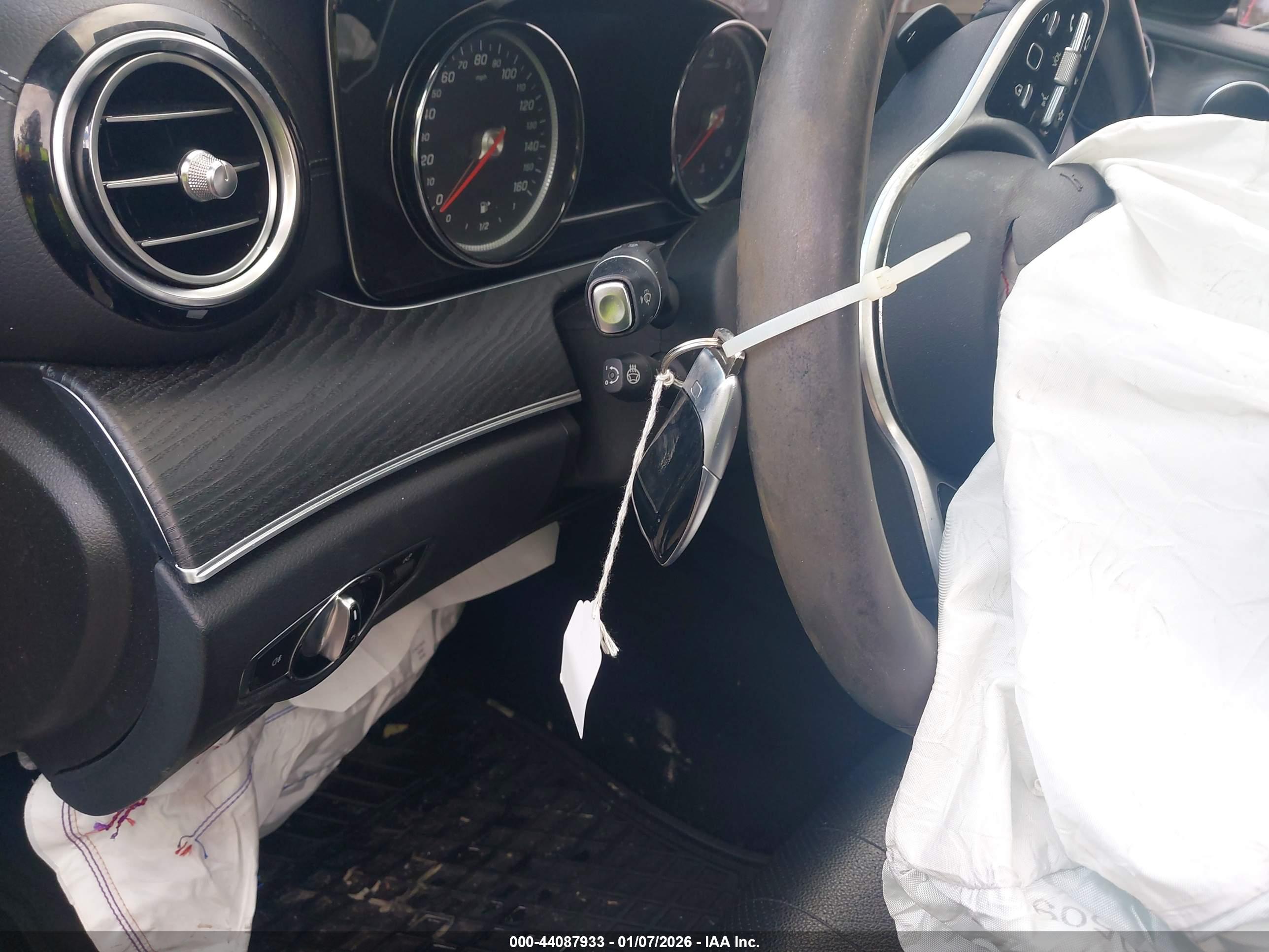 MERCEDES-BENZ E image 11
