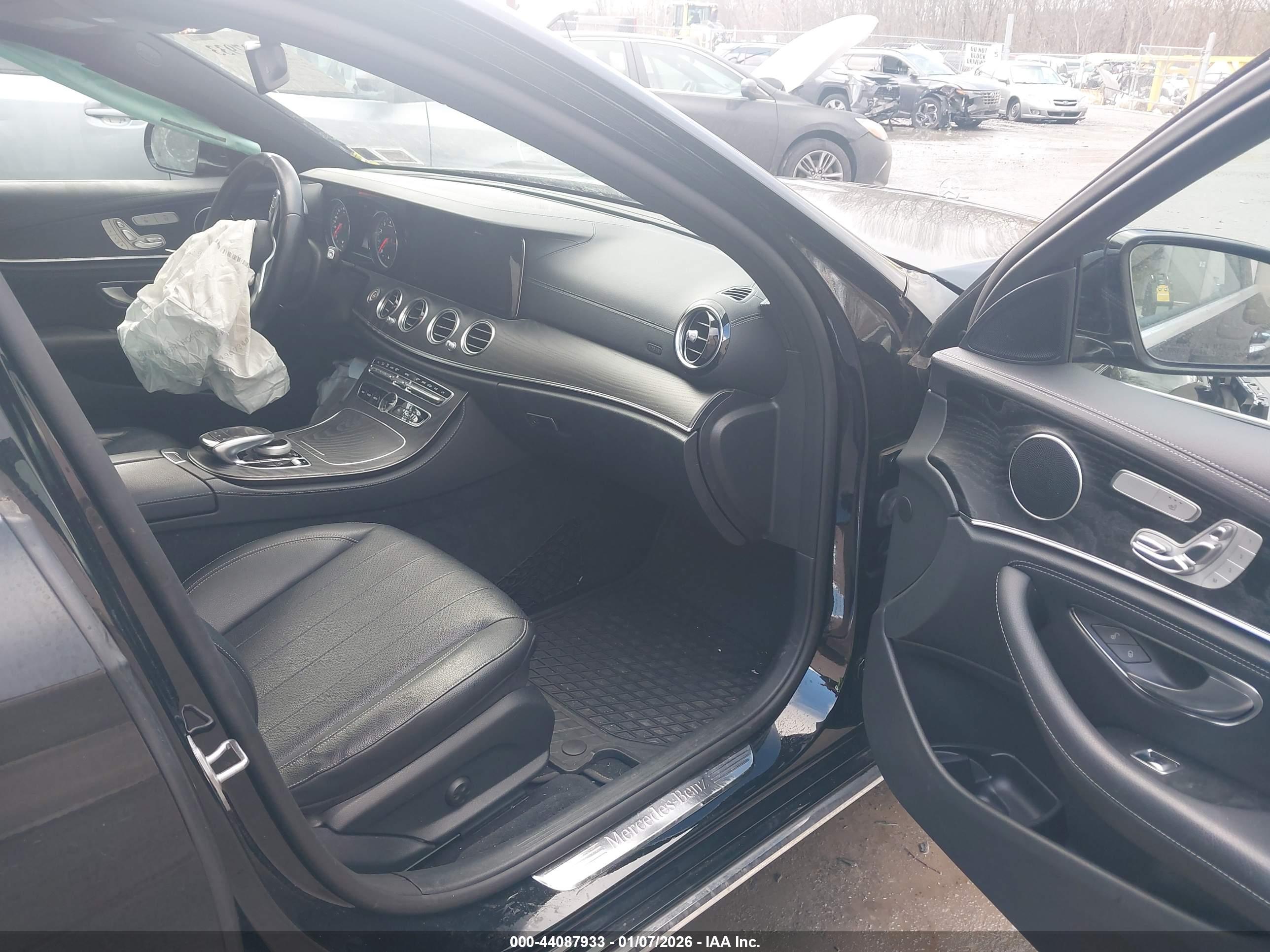 MERCEDES-BENZ E image 5
